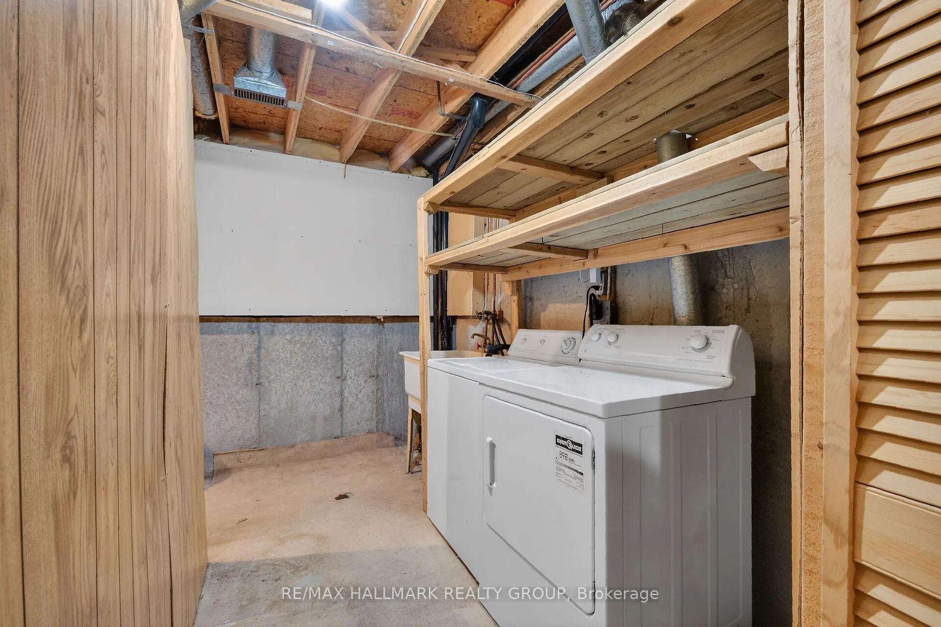 Photo 41 of Unit D, 116 Valley Stream Drive, Ottawa, Leslie Park — HOMEH