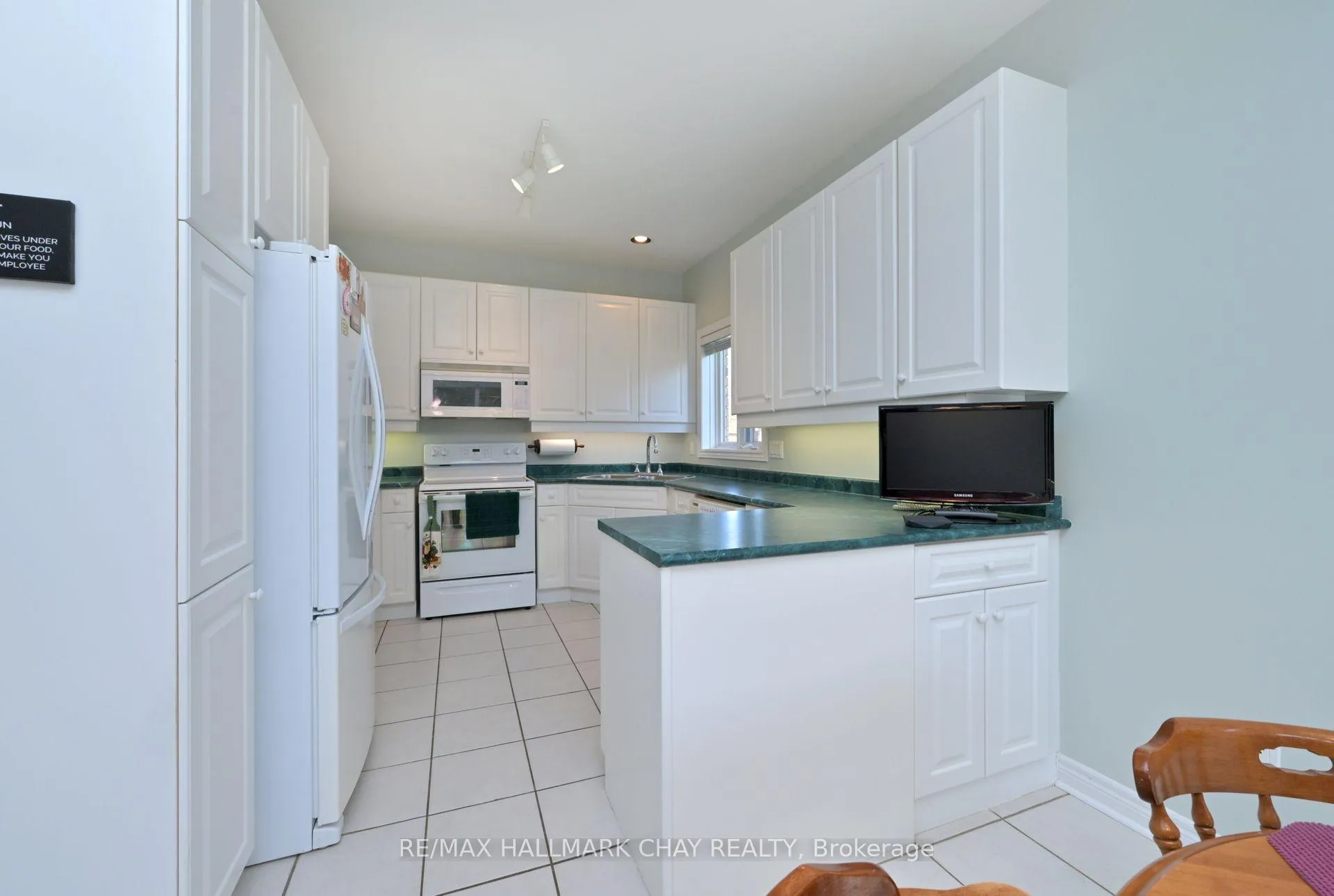 Photo 5 of 35 Via Amici, New Tecumseth, Alliston — HOMEH
