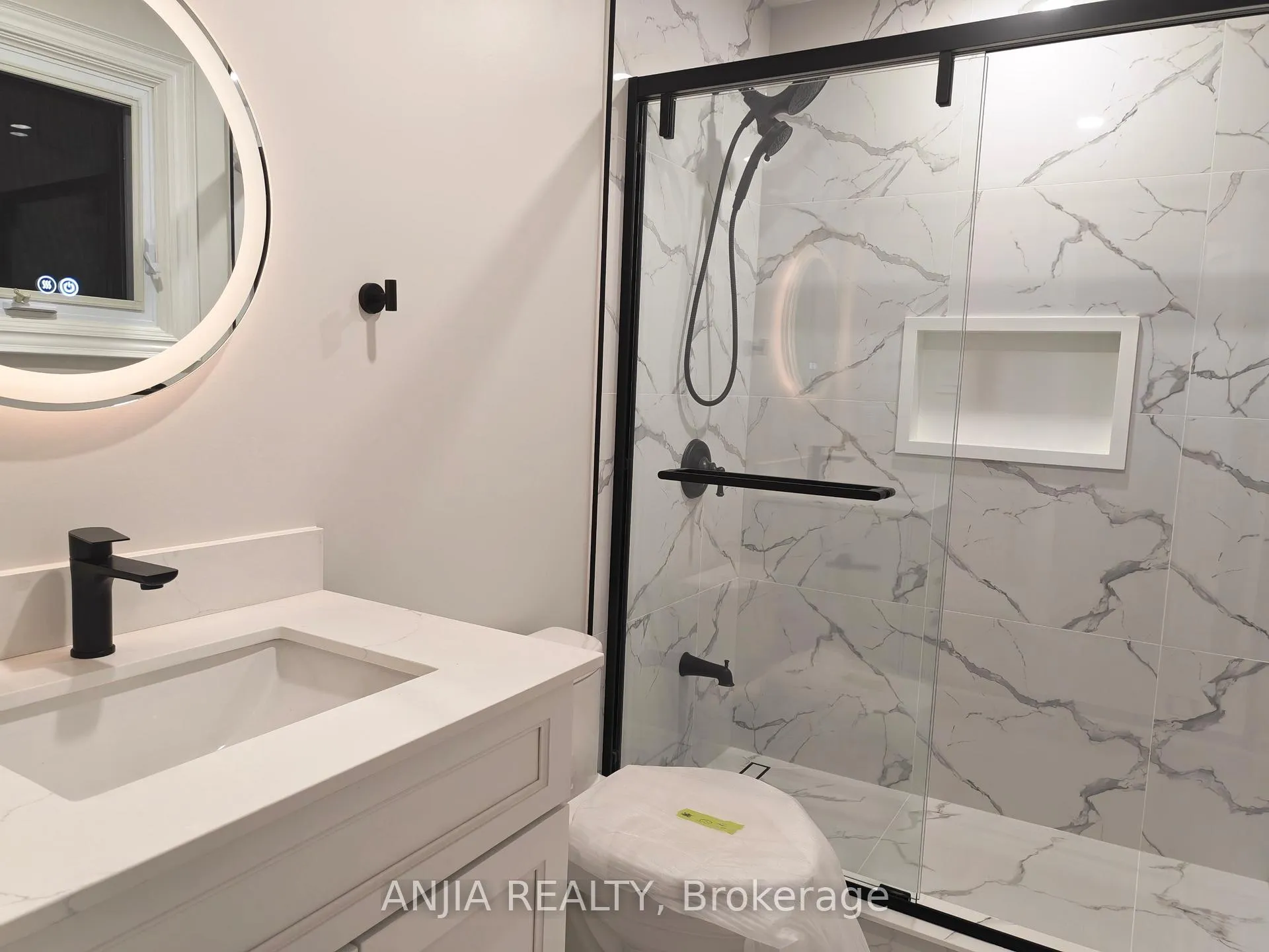Photo 3 of Unit 2nd floor #1, 5 Janna Court, Markham, Village Green-South Unionville — HOMEH