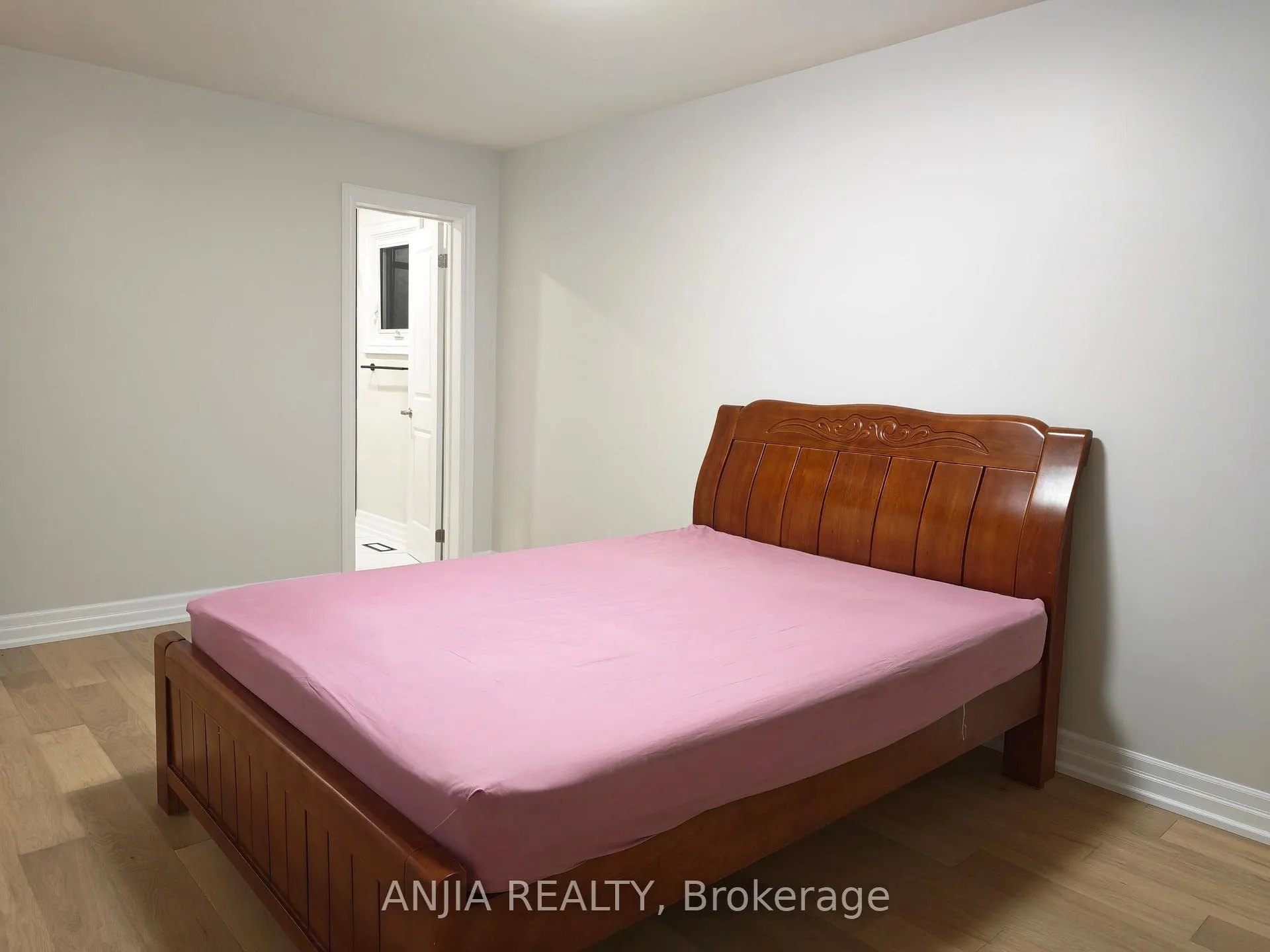 Photo 4 of Unit 2nd floor #1, 5 Janna Court, Markham, Village Green-South Unionville — HOMEH