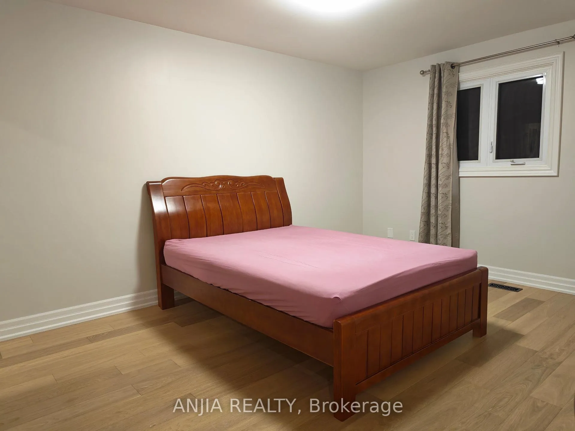 Photo 5 of Unit 2nd floor #1, 5 Janna Court, Markham, Village Green-South Unionville — HOMEH