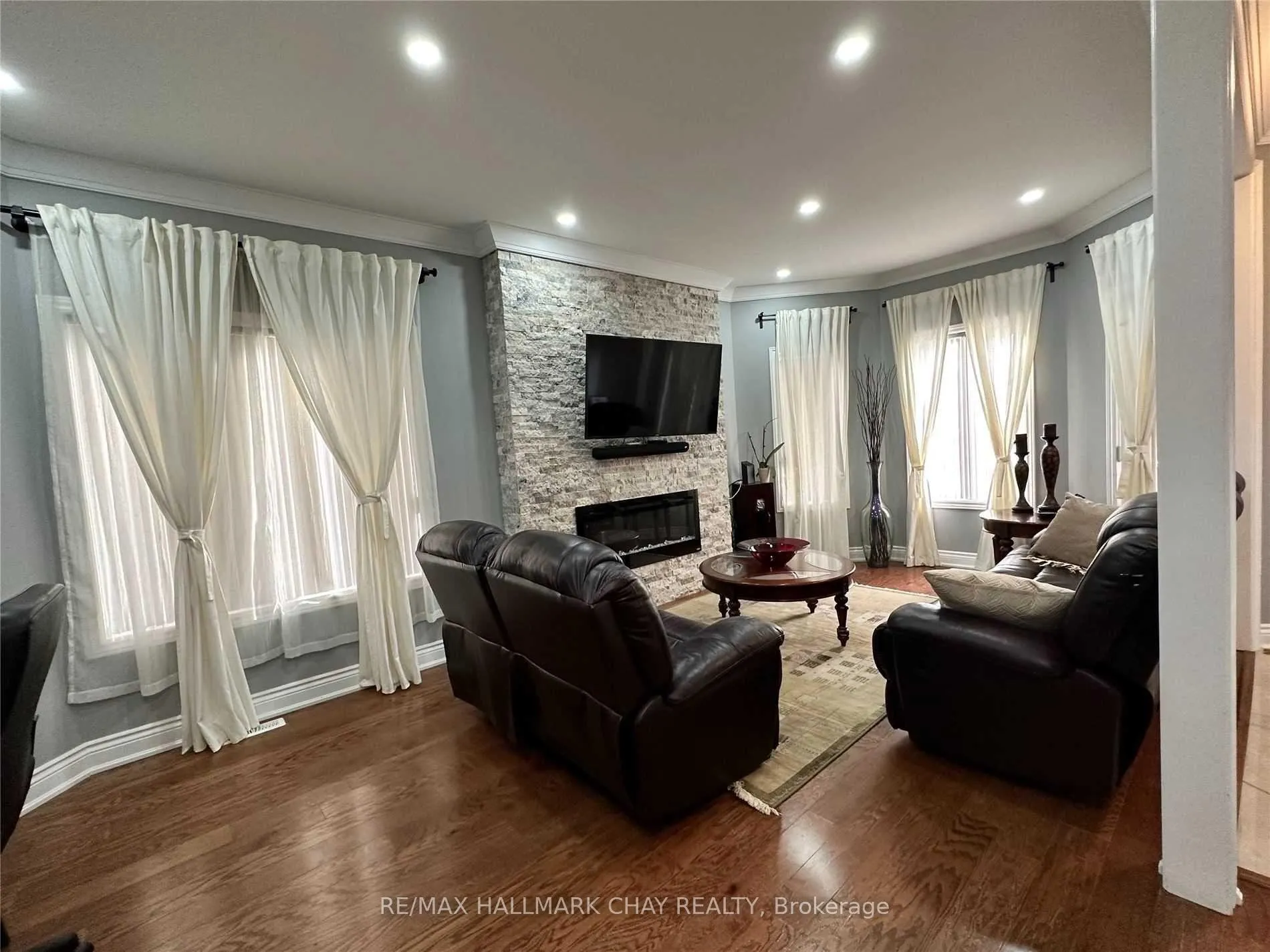 Photo 2 of Unit UPPER, 55 Penvill Lane, Barrie, Ardagh — HOMEH