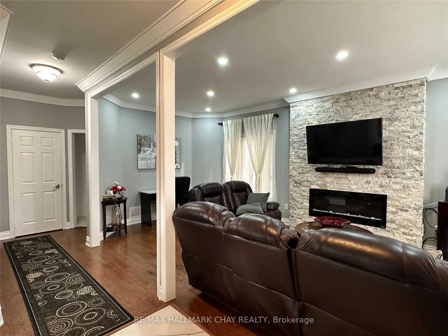 Photo 4 of Unit UPPER, 55 Penvill Lane, Barrie, Ardagh — HOMEH