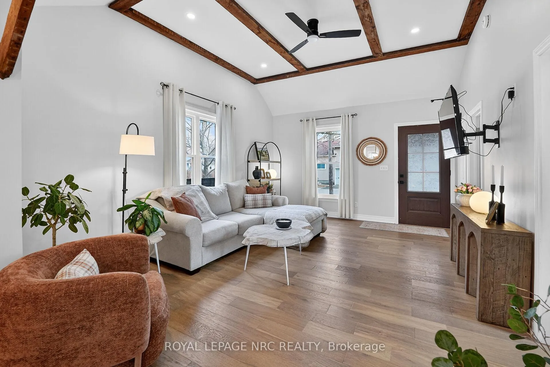 Photo 9 of 23 Rodman Street E, St. Catharines, Downtown — HOMEH