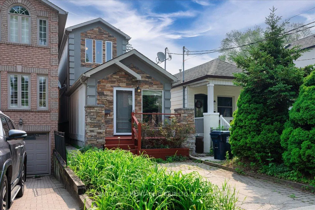 Photo 2 of 169 King Edward Avenue, Toronto, Woodbine-Lumsden — HOMEH
