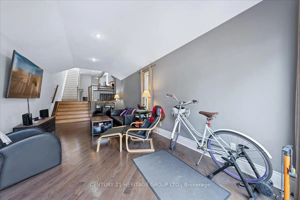 Photo 5 of 169 King Edward Avenue, Toronto, Woodbine-Lumsden — HOMEH