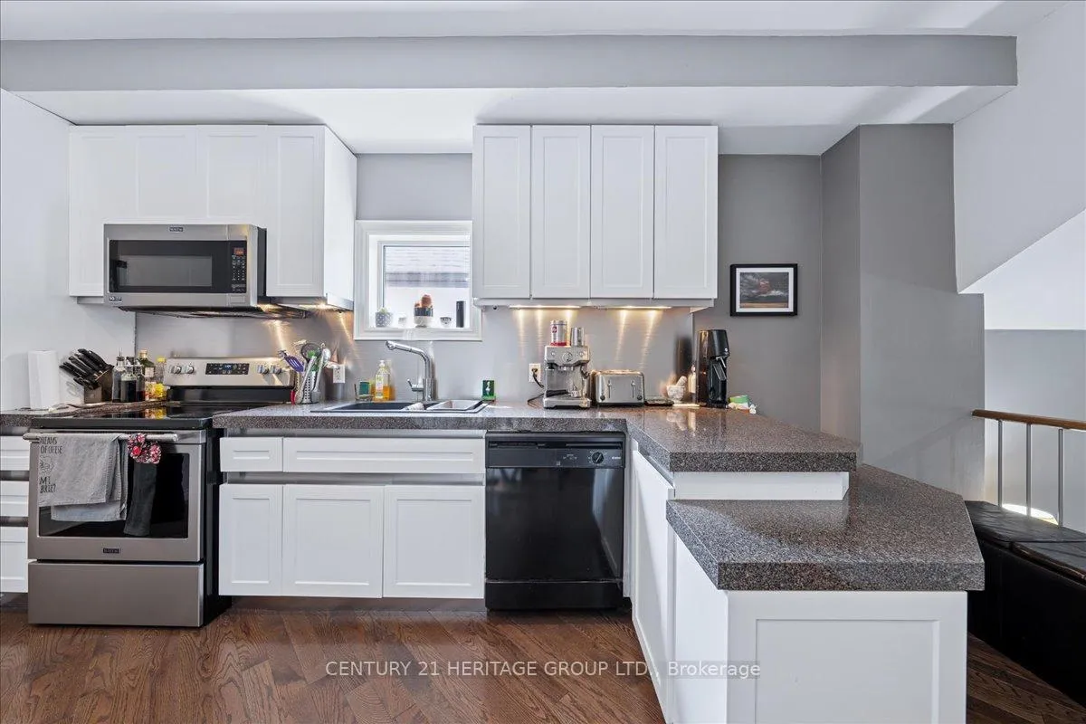 Photo 11 of 169 King Edward Avenue, Toronto, Woodbine-Lumsden — HOMEH