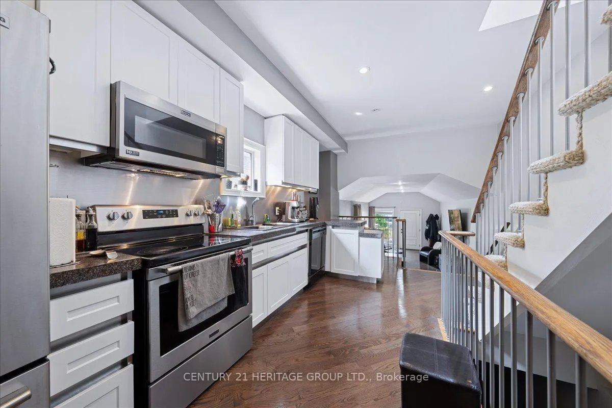 Photo 12 of 169 King Edward Avenue, Toronto, Woodbine-Lumsden — HOMEH