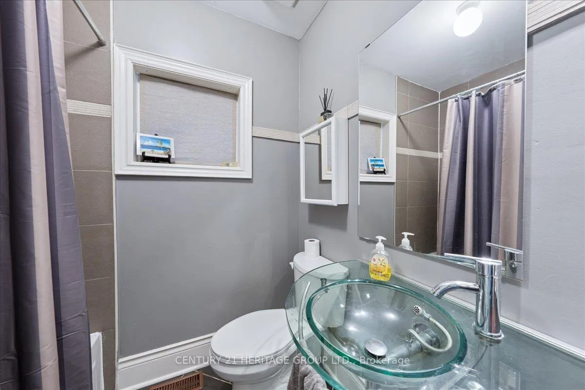 Photo 15 of 169 King Edward Avenue, Toronto, Woodbine-Lumsden — HOMEH