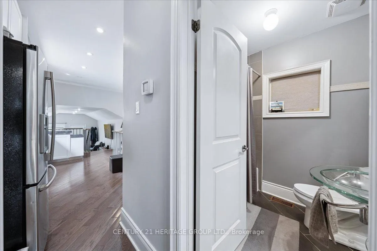 Photo 18 of 169 King Edward Avenue, Toronto, Woodbine-Lumsden — HOMEH