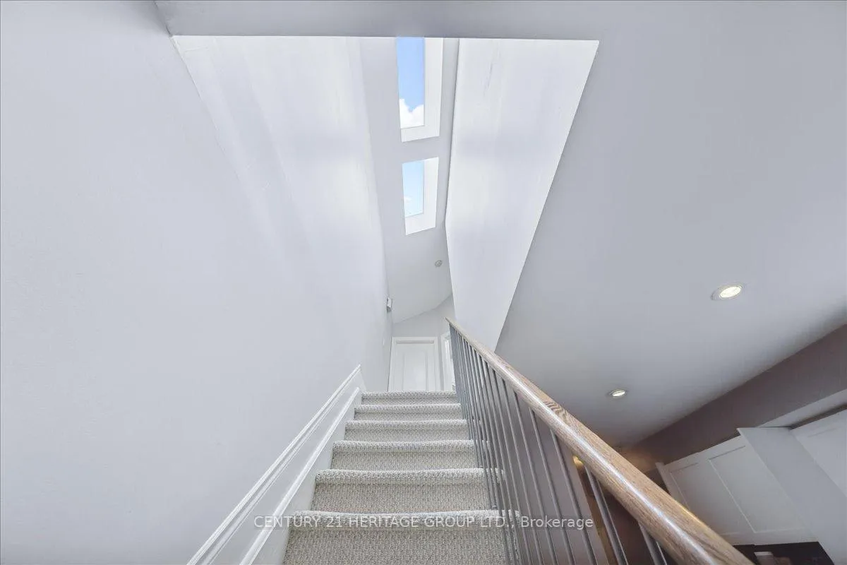 Photo 19 of 169 King Edward Avenue, Toronto, Woodbine-Lumsden — HOMEH