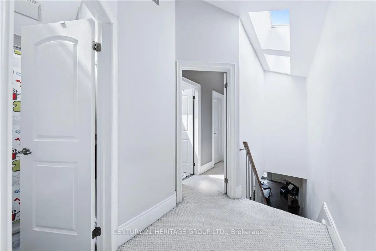 Photo 20 of 169 King Edward Avenue, Toronto, Woodbine-Lumsden — HOMEH