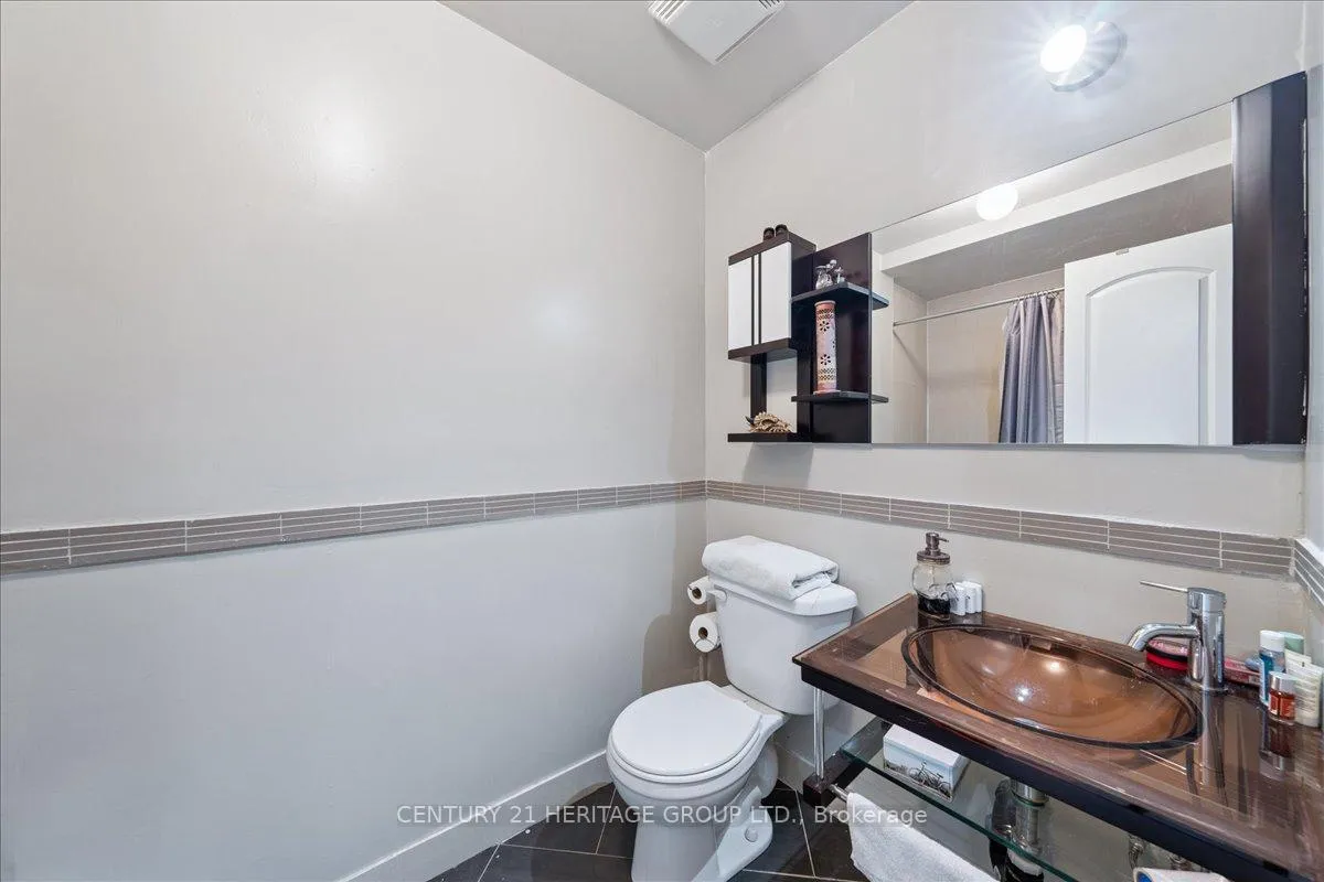 Photo 26 of 169 King Edward Avenue, Toronto, Woodbine-Lumsden — HOMEH