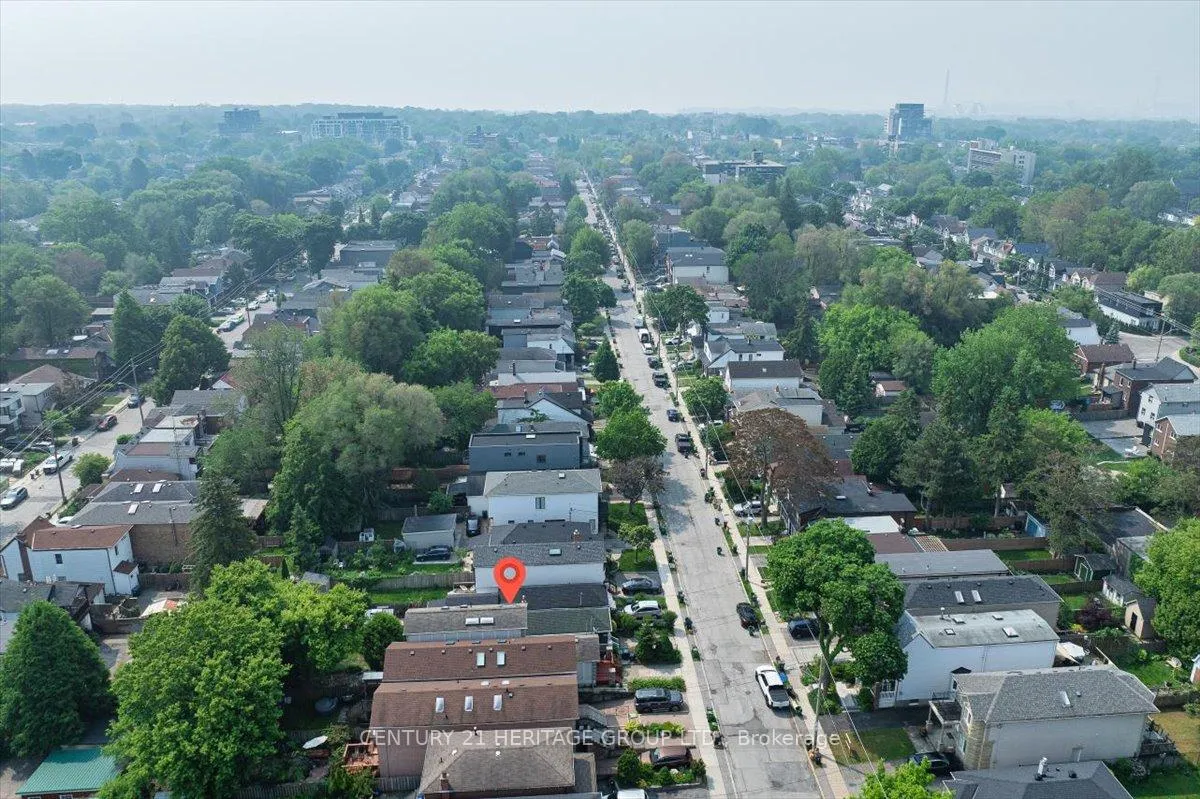 Photo 36 of 169 King Edward Avenue, Toronto, Woodbine-Lumsden — HOMEH