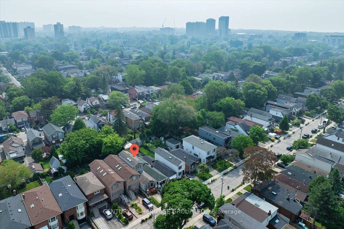Photo 37 of 169 King Edward Avenue, Toronto, Woodbine-Lumsden — HOMEH