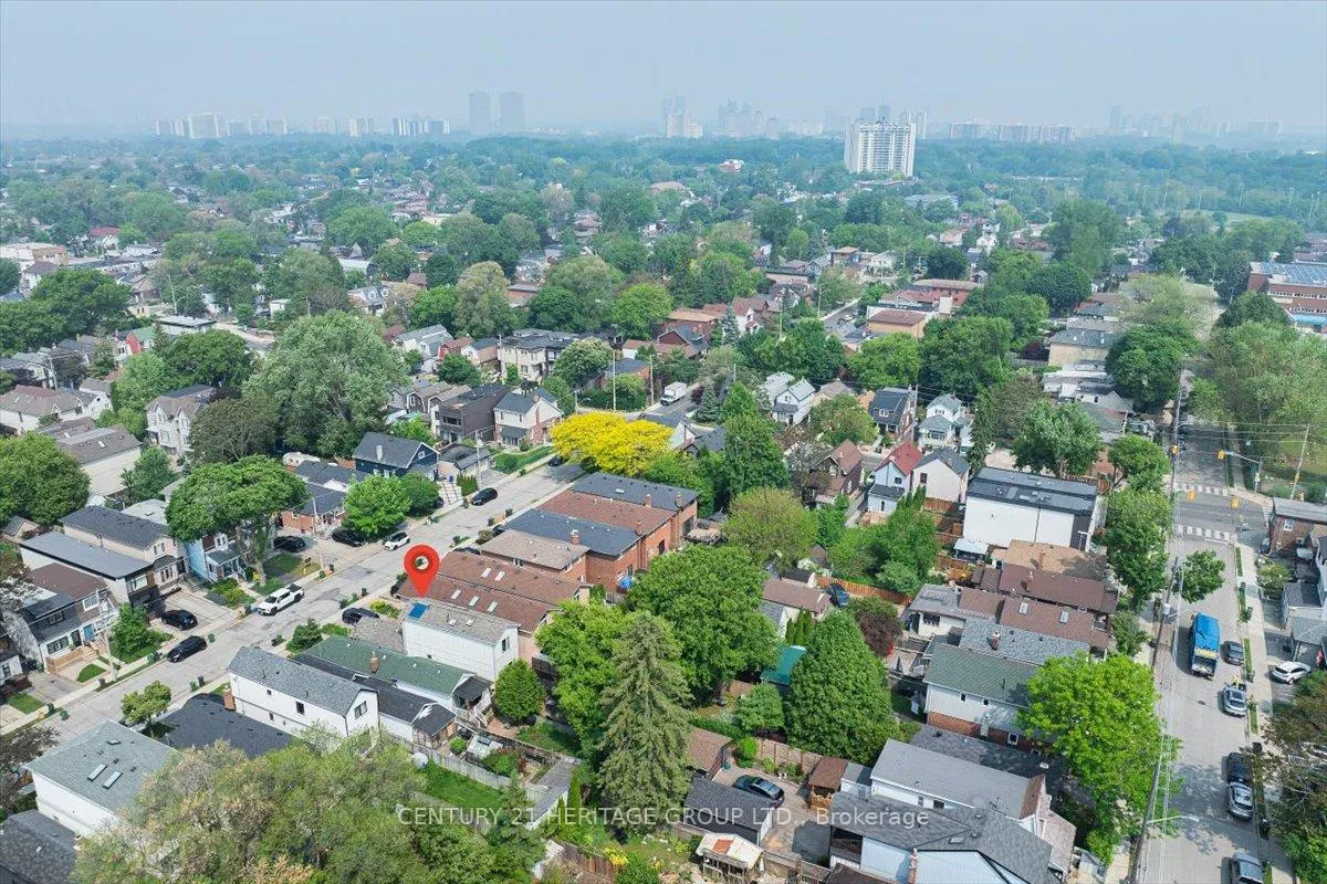 Photo 38 of 169 King Edward Avenue, Toronto, Woodbine-Lumsden — HOMEH