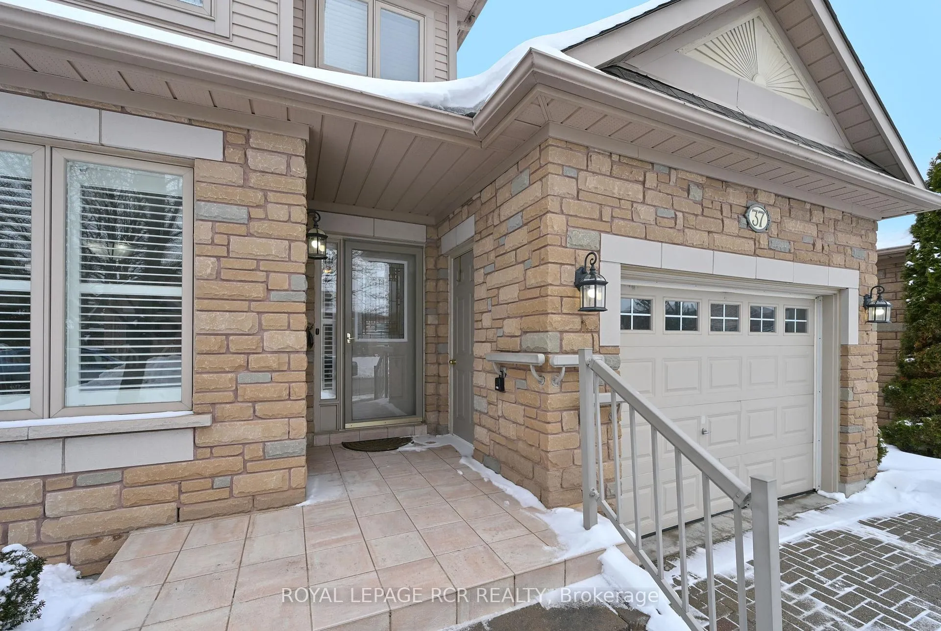 Photo 2 of 37 Sunset Boulevard, New Tecumseth, Alliston — HOMEH