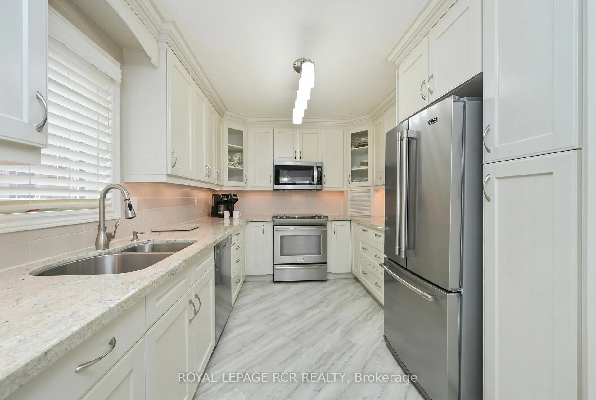 Photo 5 of 37 Sunset Boulevard, New Tecumseth, Alliston — HOMEH
