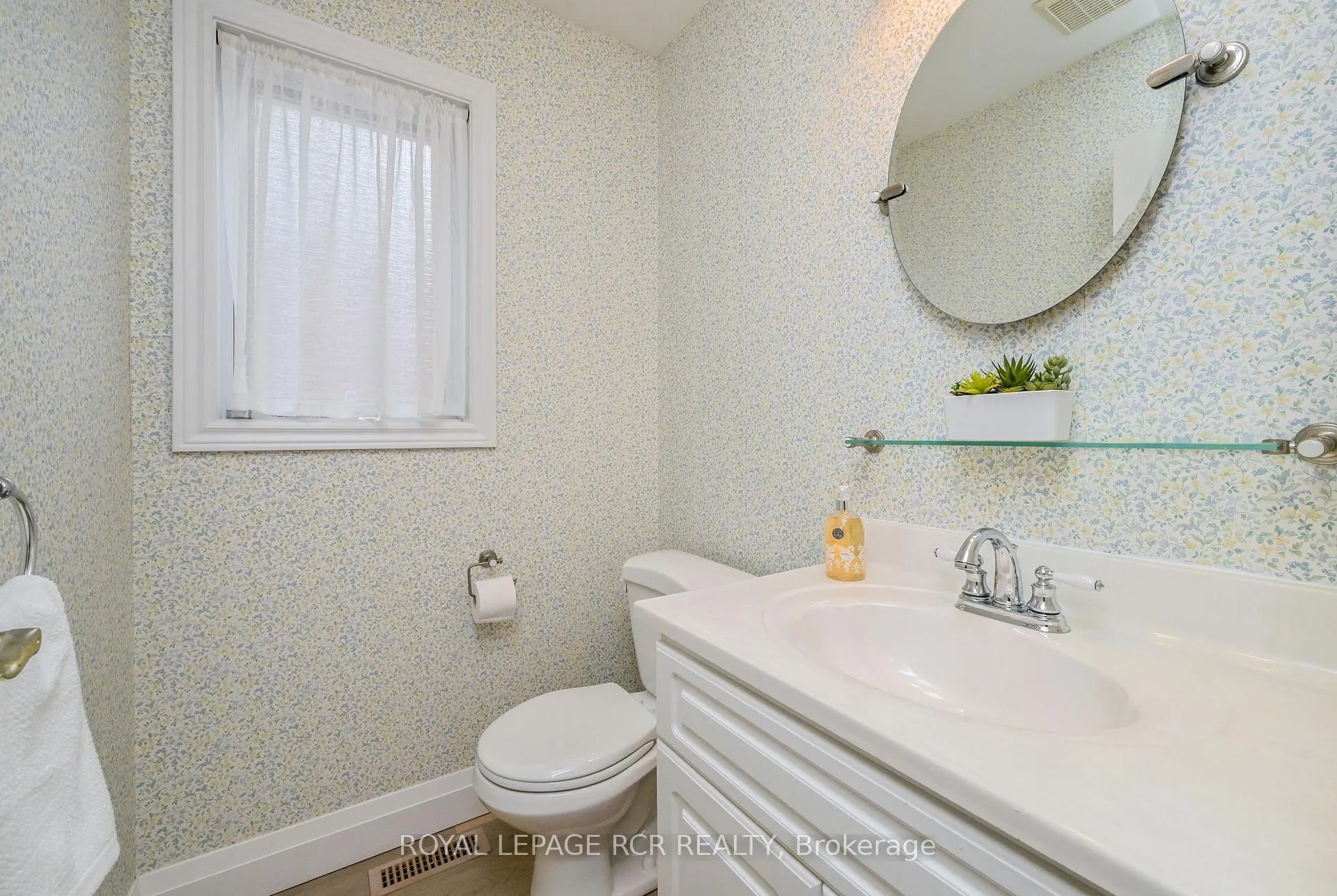 Photo 17 of 37 Sunset Boulevard, New Tecumseth, Alliston — HOMEH