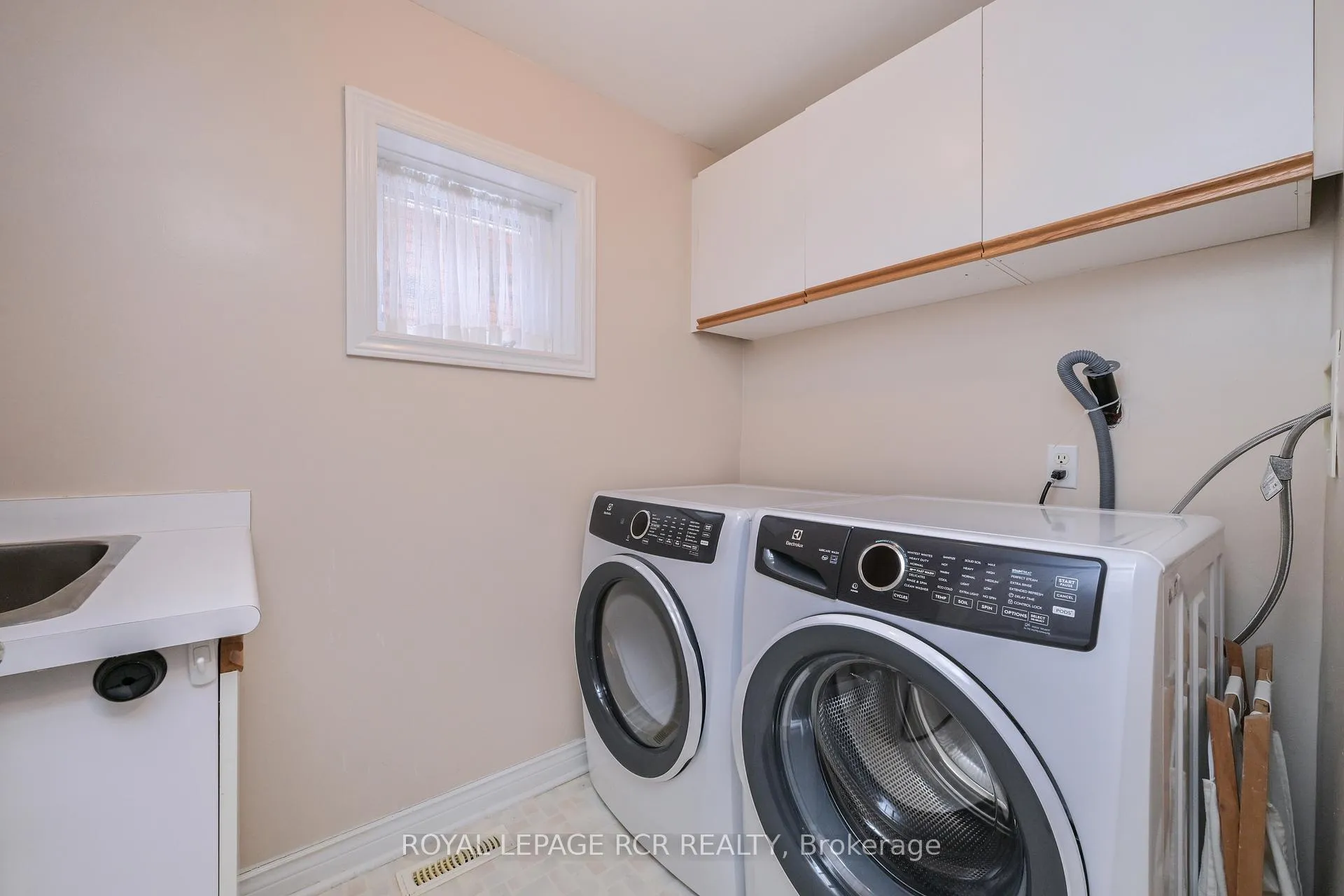 Photo 23 of 37 Sunset Boulevard, New Tecumseth, Alliston — HOMEH