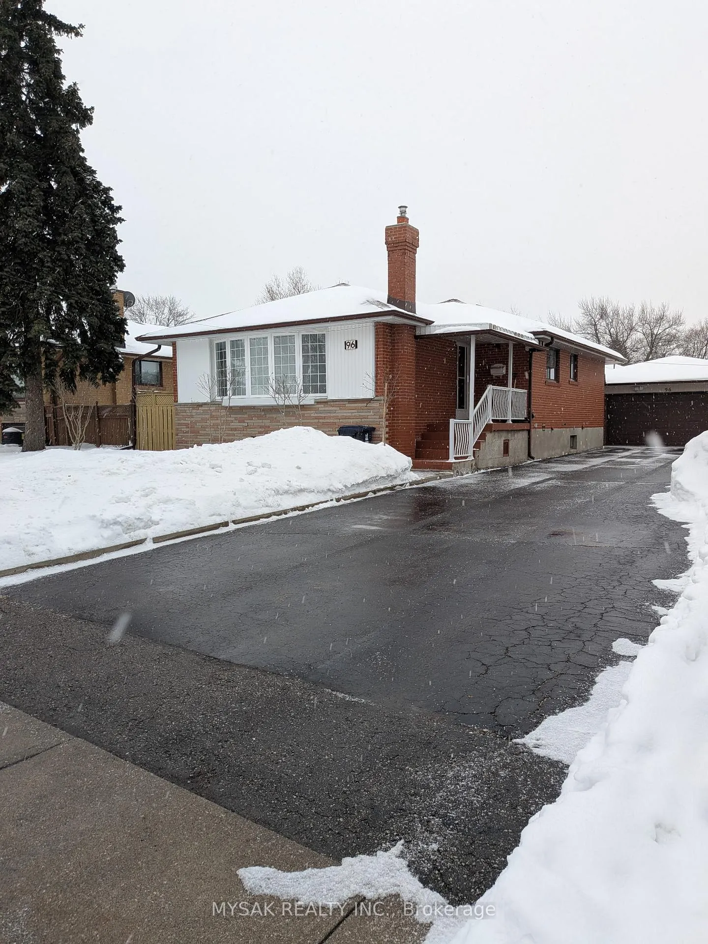 Photo 1 of Unit Main Floor, 96 Celestine Drive, Etobicoke, Willowridge-Martingrove-Richview — HOMEH