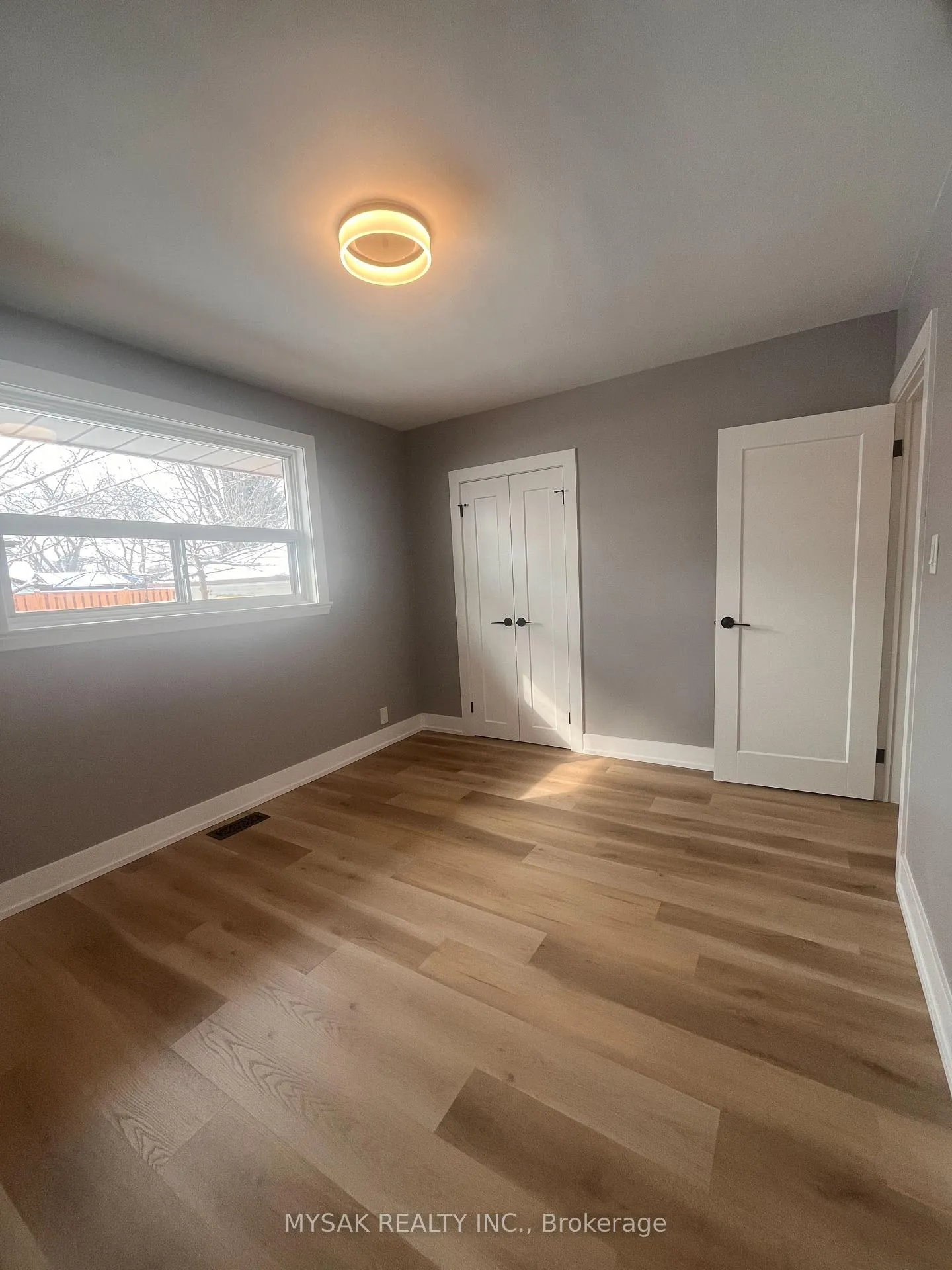 Photo 8 of Unit Main Floor, 96 Celestine Drive, Etobicoke, Willowridge-Martingrove-Richview — HOMEH