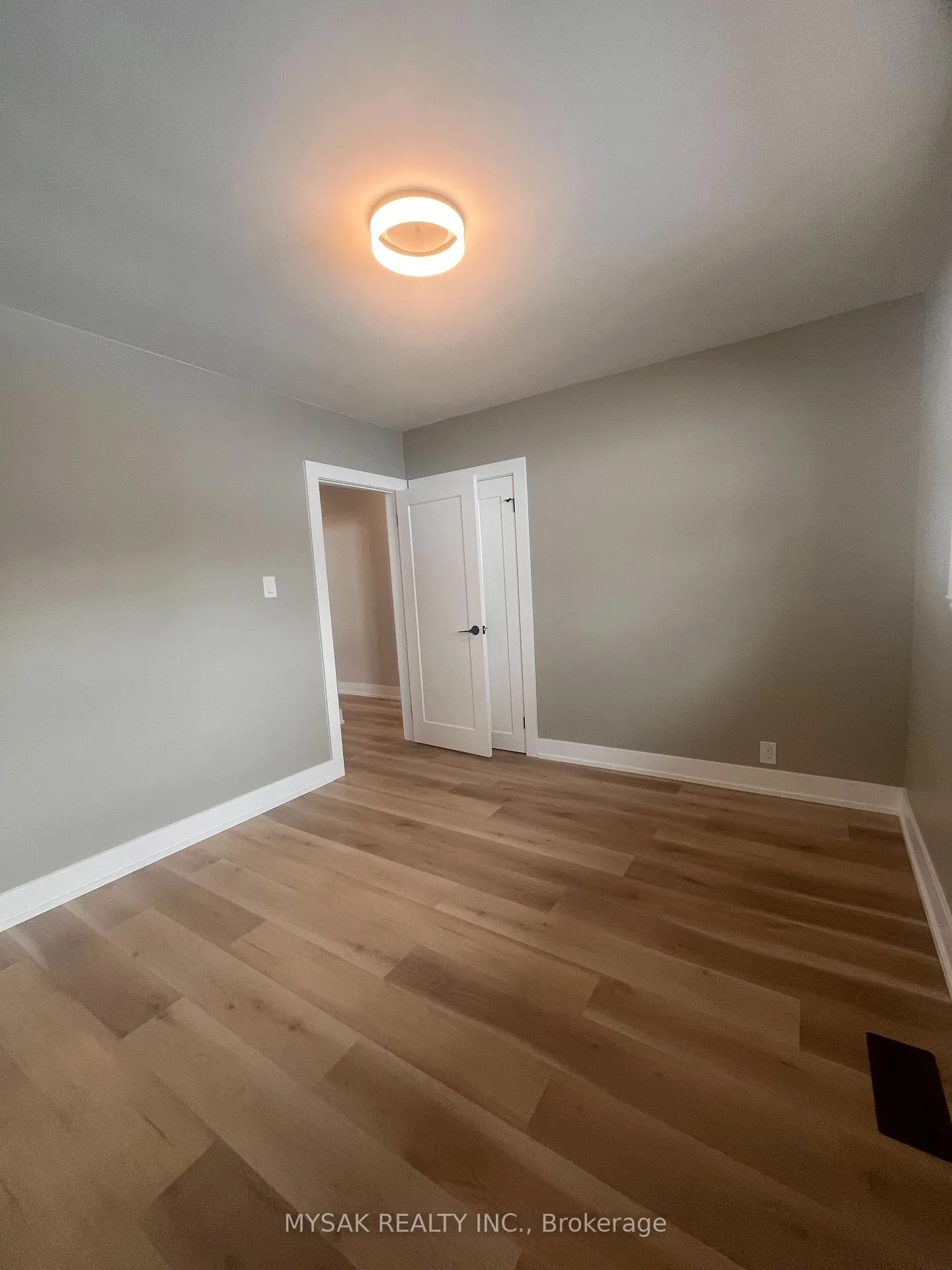 Photo 9 of Unit Main Floor, 96 Celestine Drive, Etobicoke, Willowridge-Martingrove-Richview — HOMEH