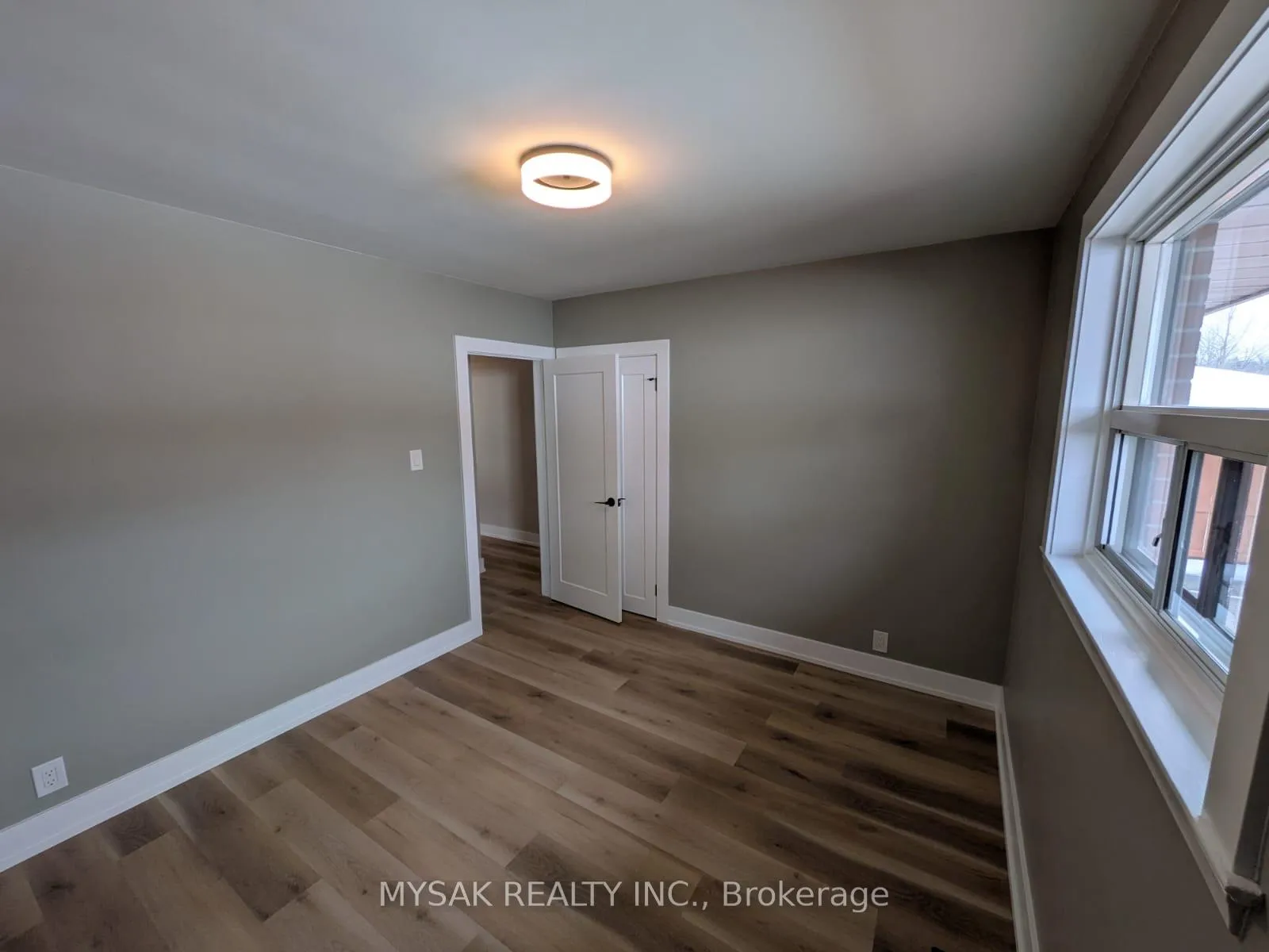 Photo 10 of Unit Main Floor, 96 Celestine Drive, Etobicoke, Willowridge-Martingrove-Richview — HOMEH