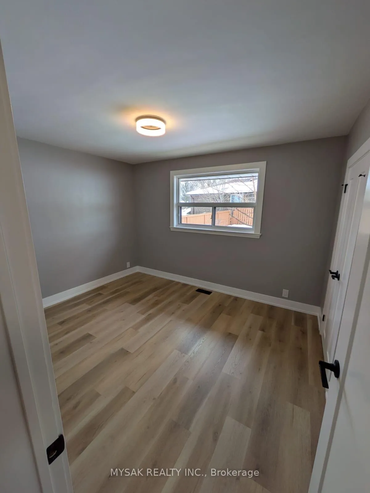 Photo 11 of Unit Main Floor, 96 Celestine Drive, Etobicoke, Willowridge-Martingrove-Richview — HOMEH