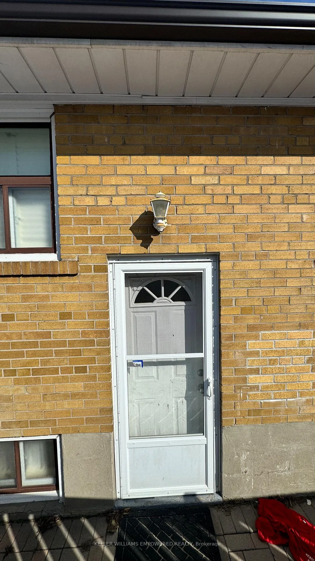 Photo 3 of 12 Hadrian Drive, Etobicoke, Elms-Old Rexdale — HOMEH