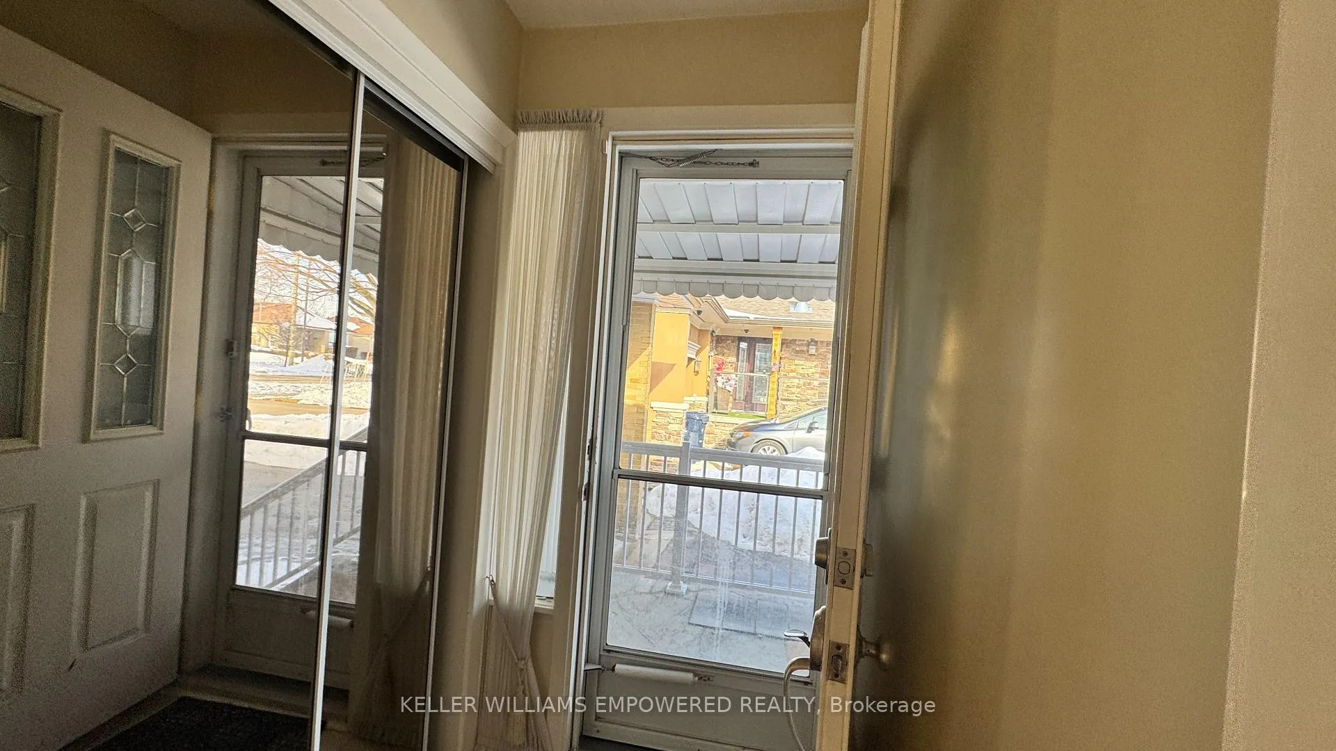Photo 8 of 12 Hadrian Drive, Etobicoke, Elms-Old Rexdale — HOMEH