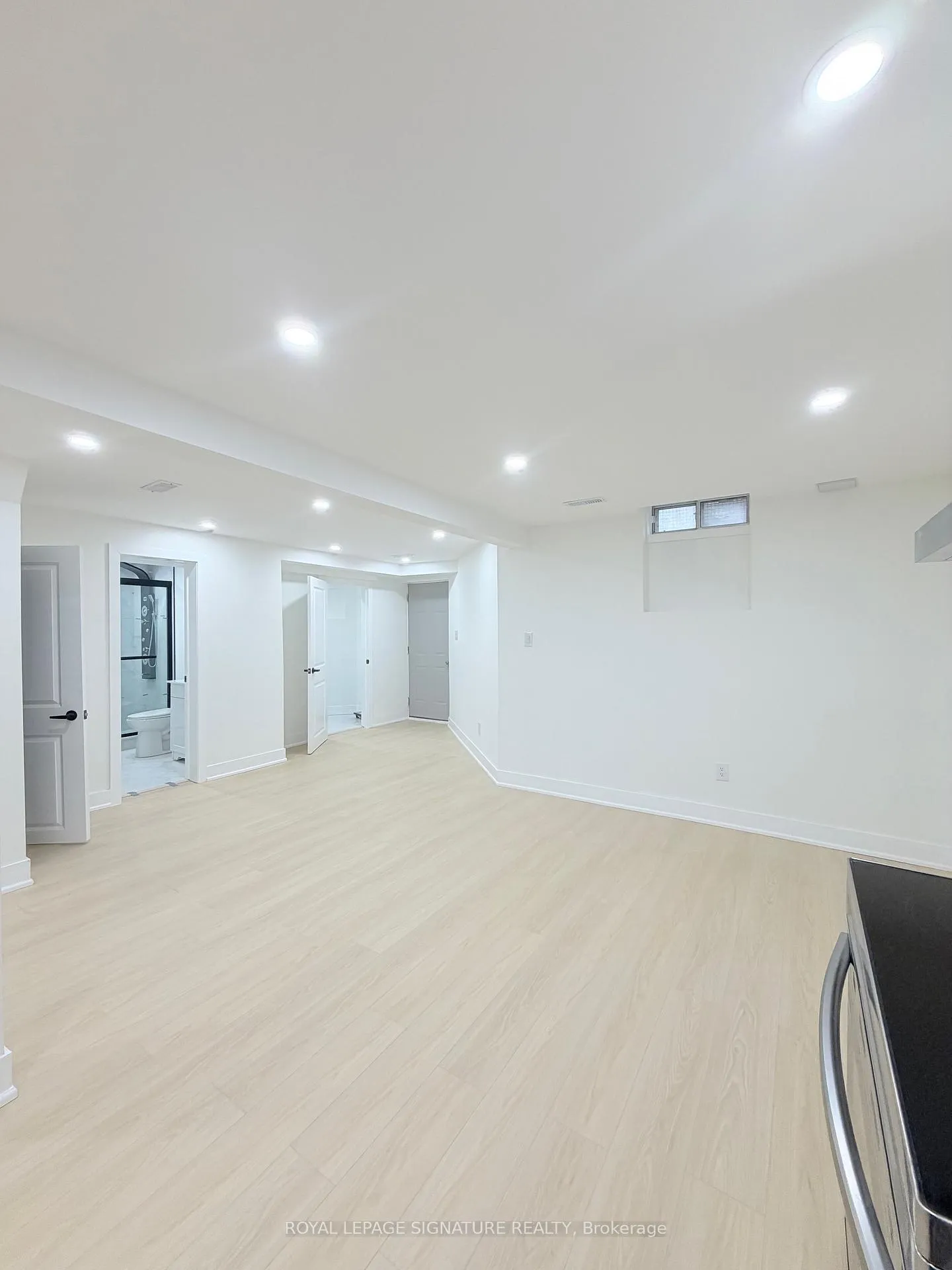 Photo 6 of Unit Main, 16 Oak Knoll Crescent, Hamilton, Westdale — HOMEH