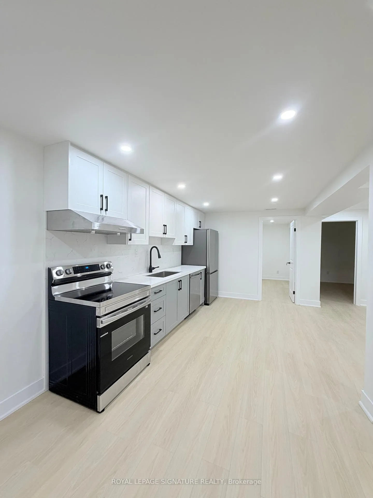 Photo 8 of Unit Main, 16 Oak Knoll Crescent, Hamilton, Westdale — HOMEH
