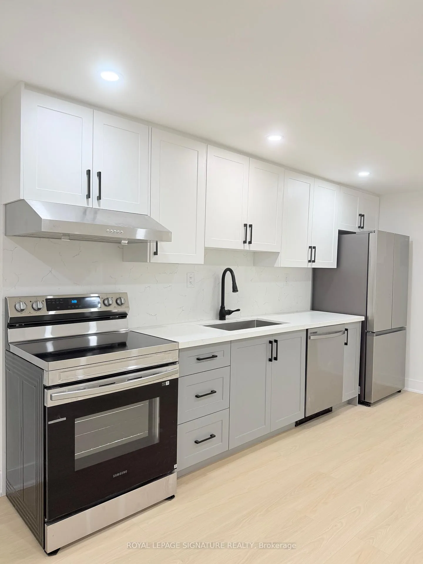 Photo 9 of Unit Main, 16 Oak Knoll Crescent, Hamilton, Westdale — HOMEH