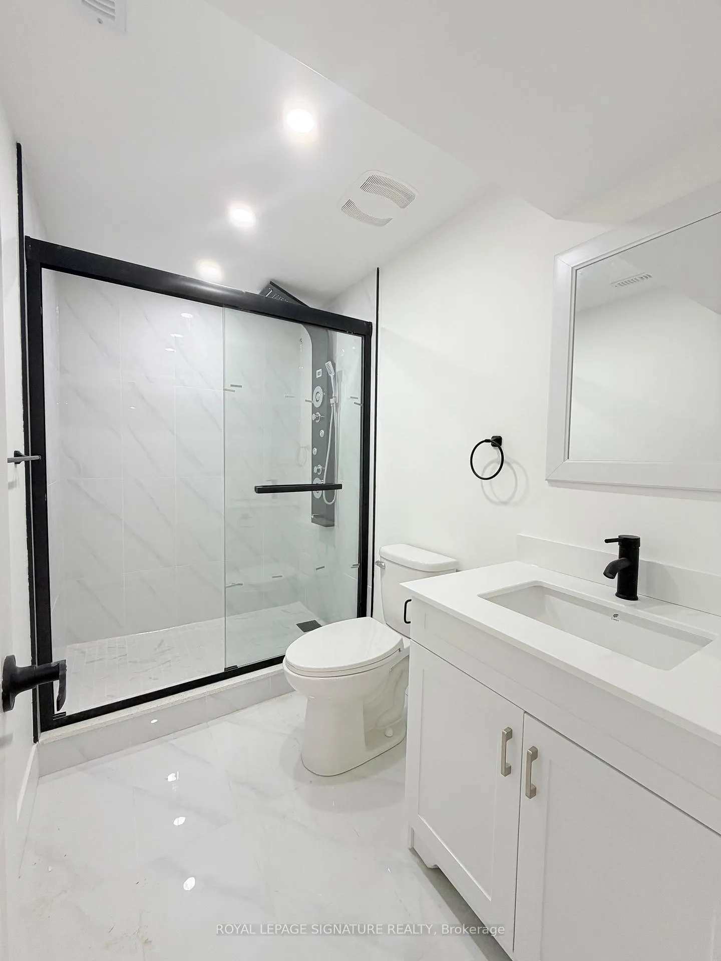 Photo 14 of Unit Main, 16 Oak Knoll Crescent, Hamilton, Westdale — HOMEH
