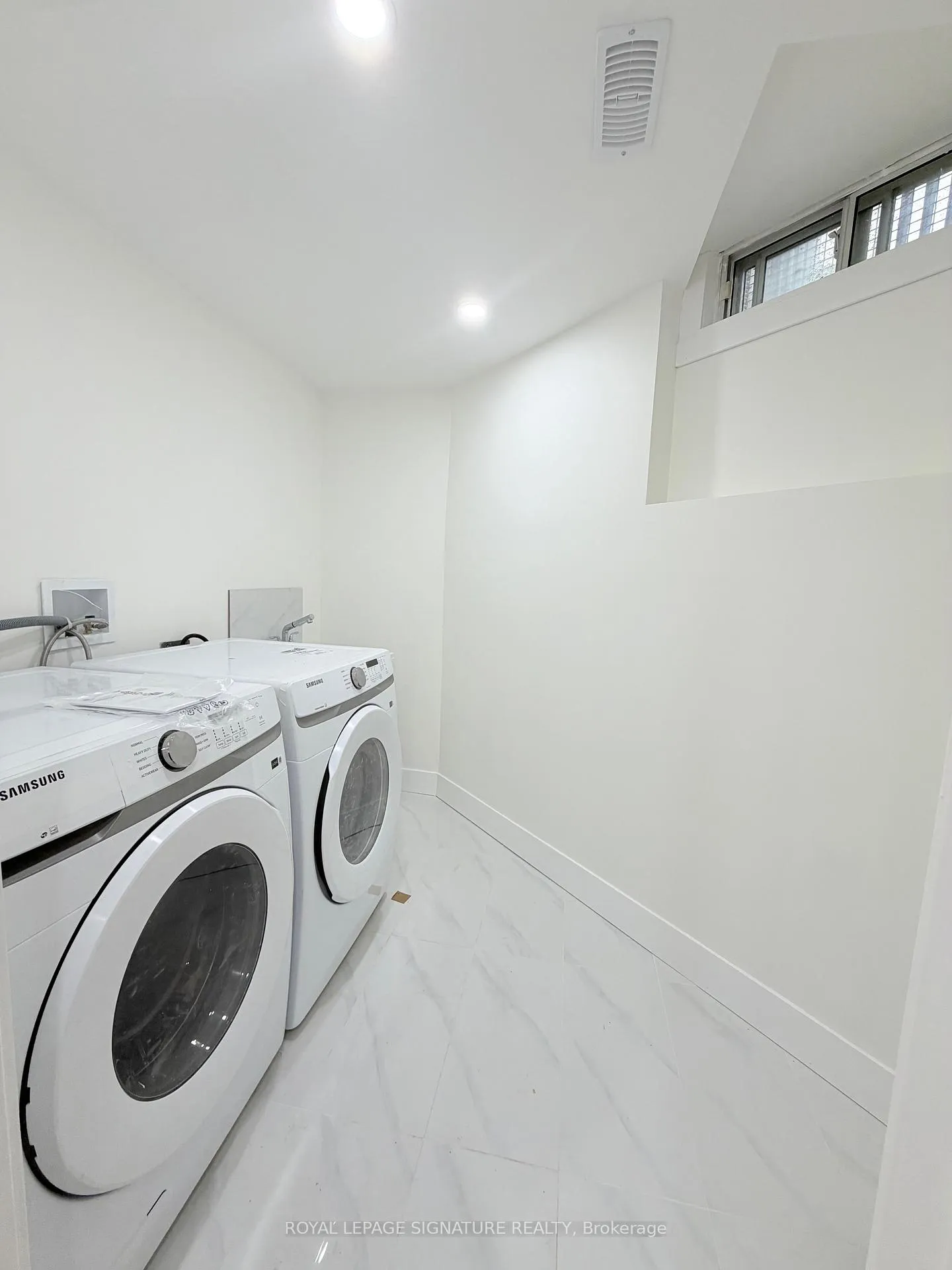 Photo 15 of Unit Main, 16 Oak Knoll Crescent, Hamilton, Westdale — HOMEH