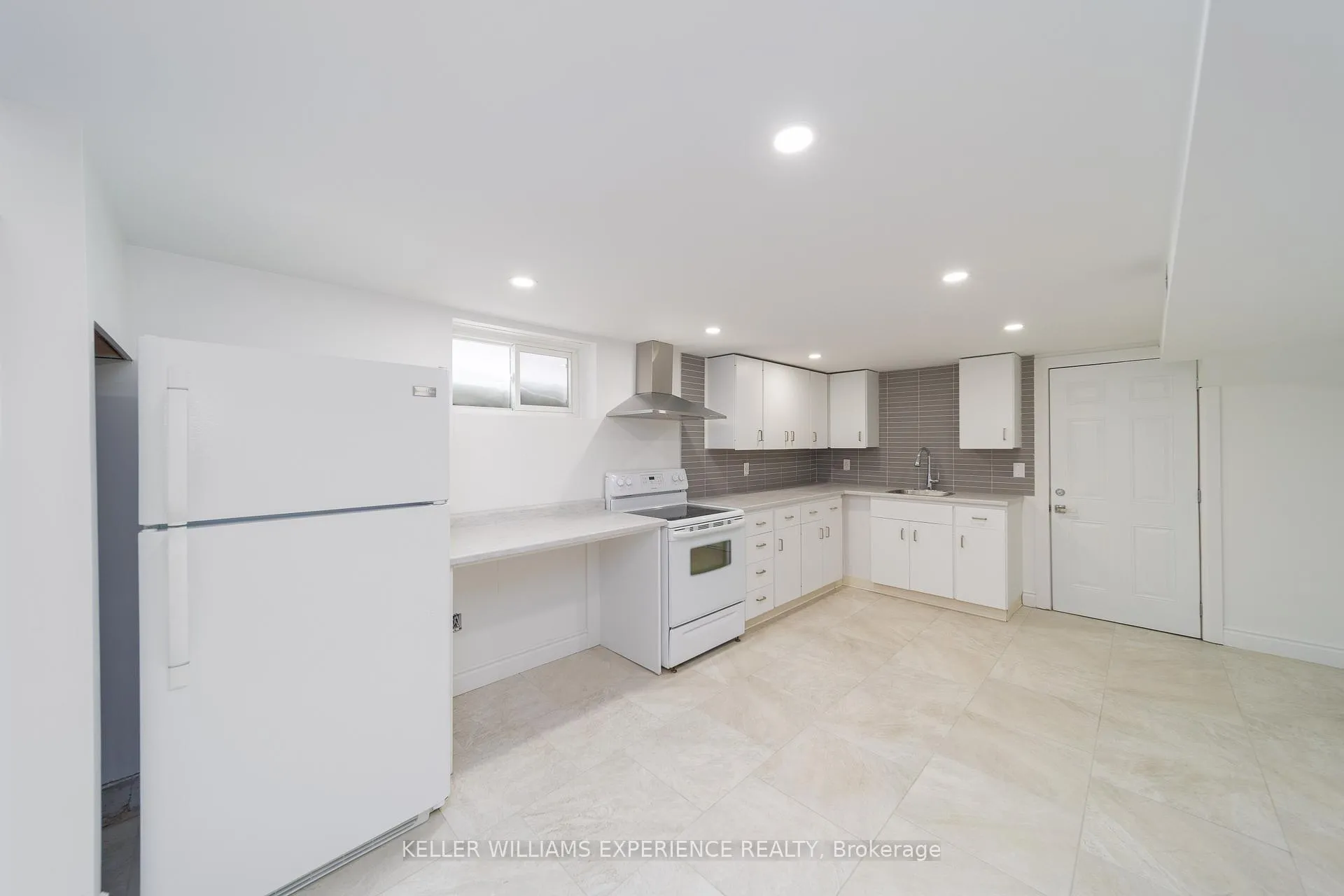 Photo 2 of Unit LOWER, 51 Davidson Street, Barrie, Wellington — HOMEH