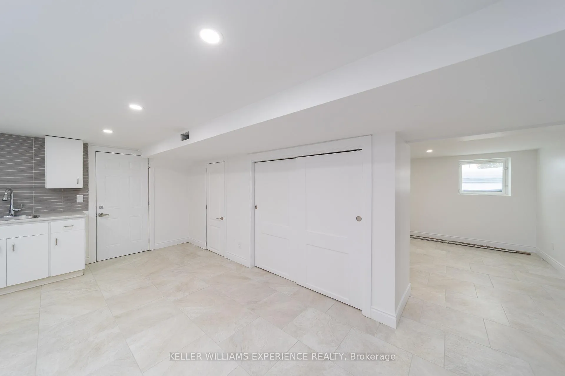 Photo 4 of Unit LOWER, 51 Davidson Street, Barrie, Wellington — HOMEH