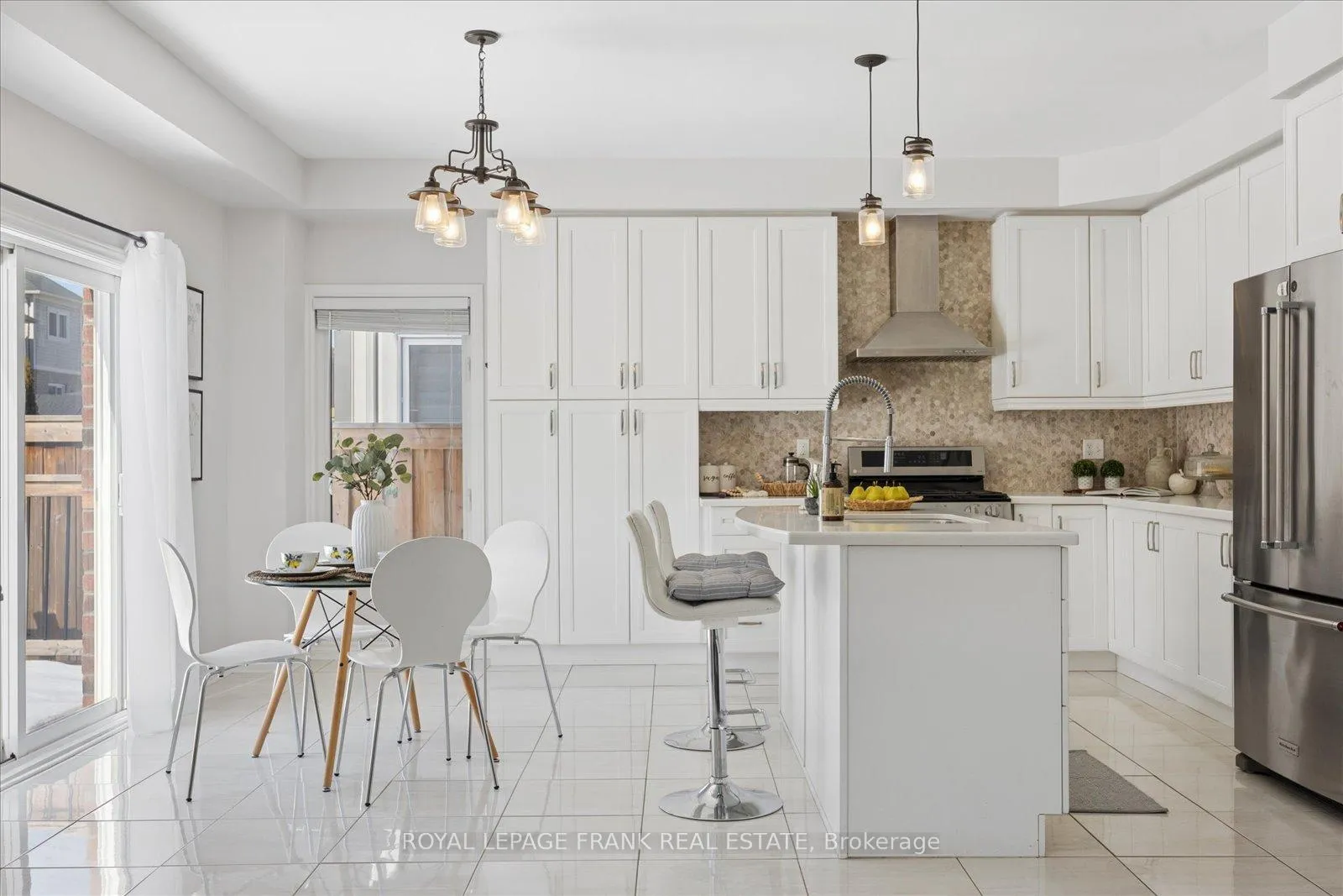 Photo 9 of 193 Kenneth Cole Drive, Clarington, Bowmanville — HOMEH