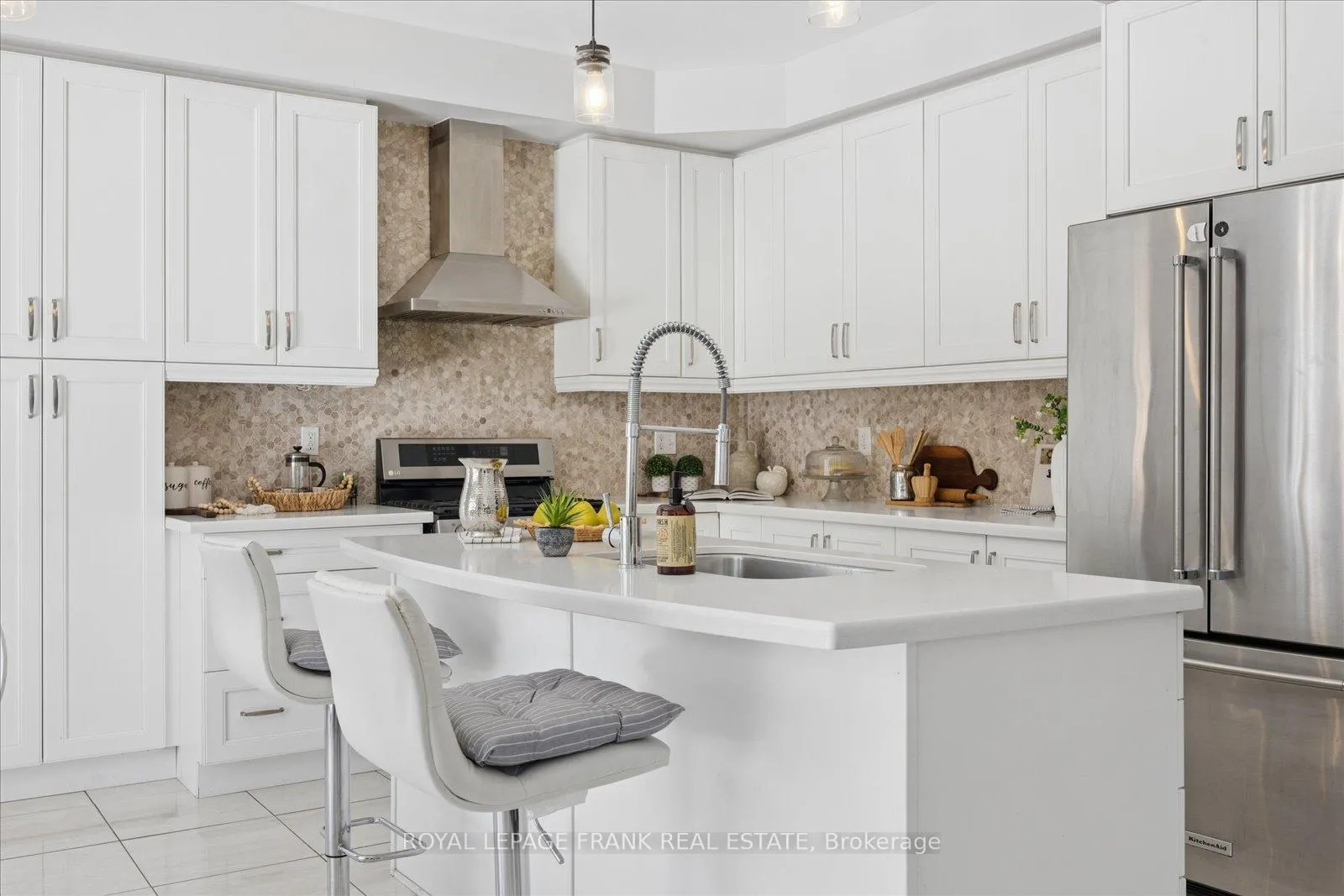 Photo 10 of 193 Kenneth Cole Drive, Clarington, Bowmanville — HOMEH