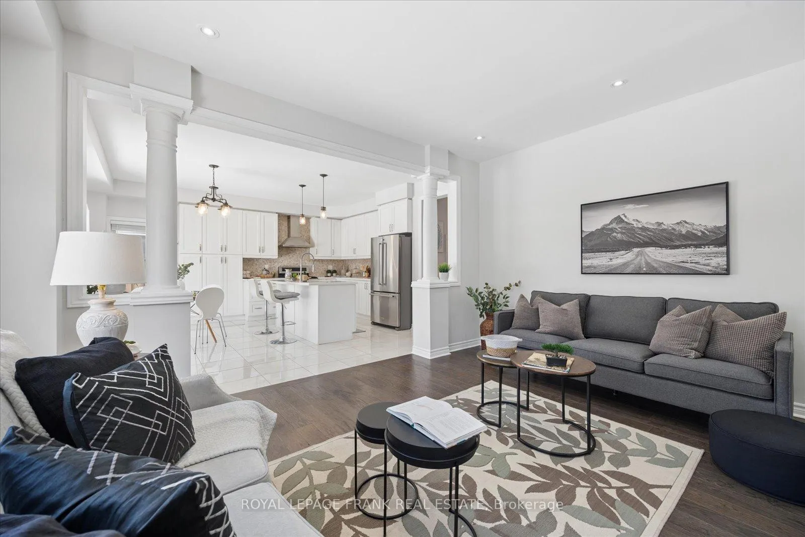 Photo 19 of 193 Kenneth Cole Drive, Clarington, Bowmanville — HOMEH