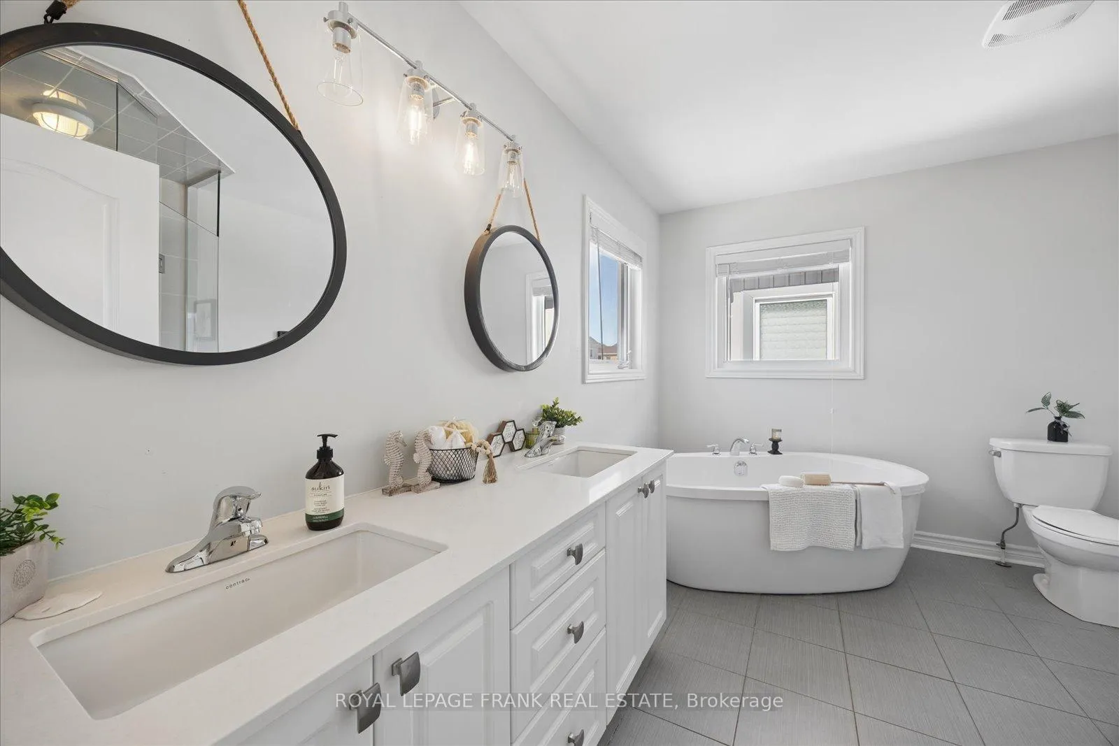 Photo 27 of 193 Kenneth Cole Drive, Clarington, Bowmanville — HOMEH