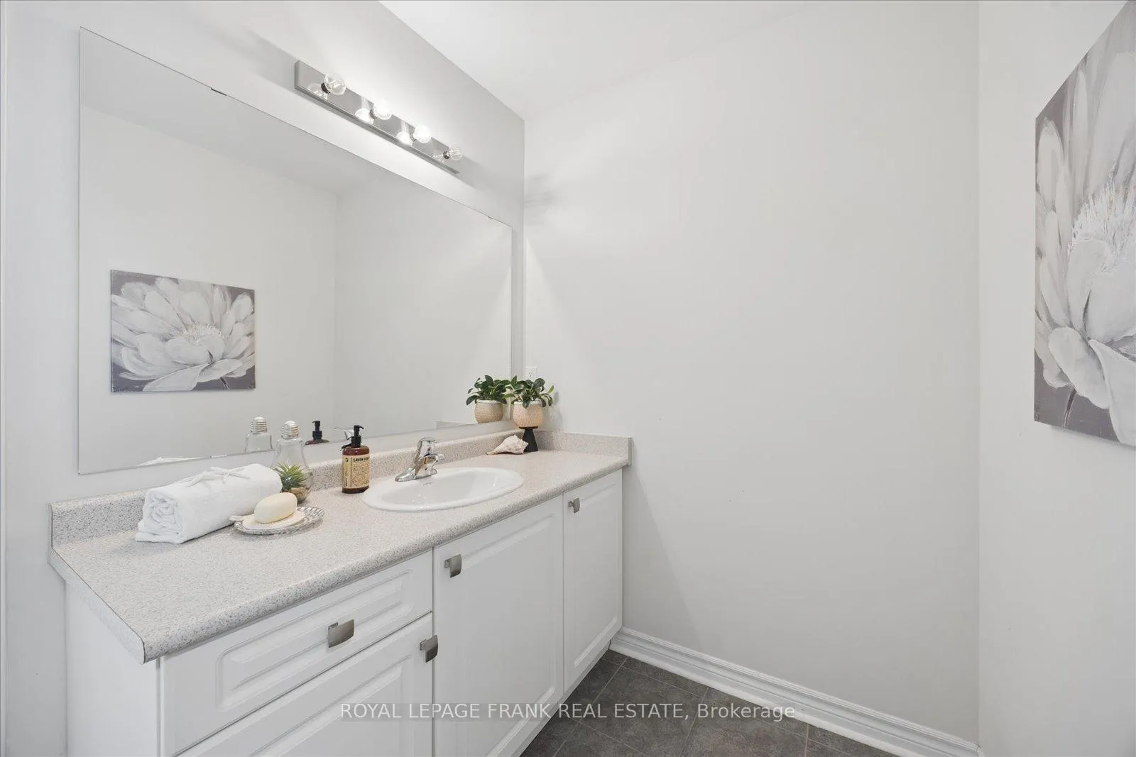 Photo 31 of 193 Kenneth Cole Drive, Clarington, Bowmanville — HOMEH