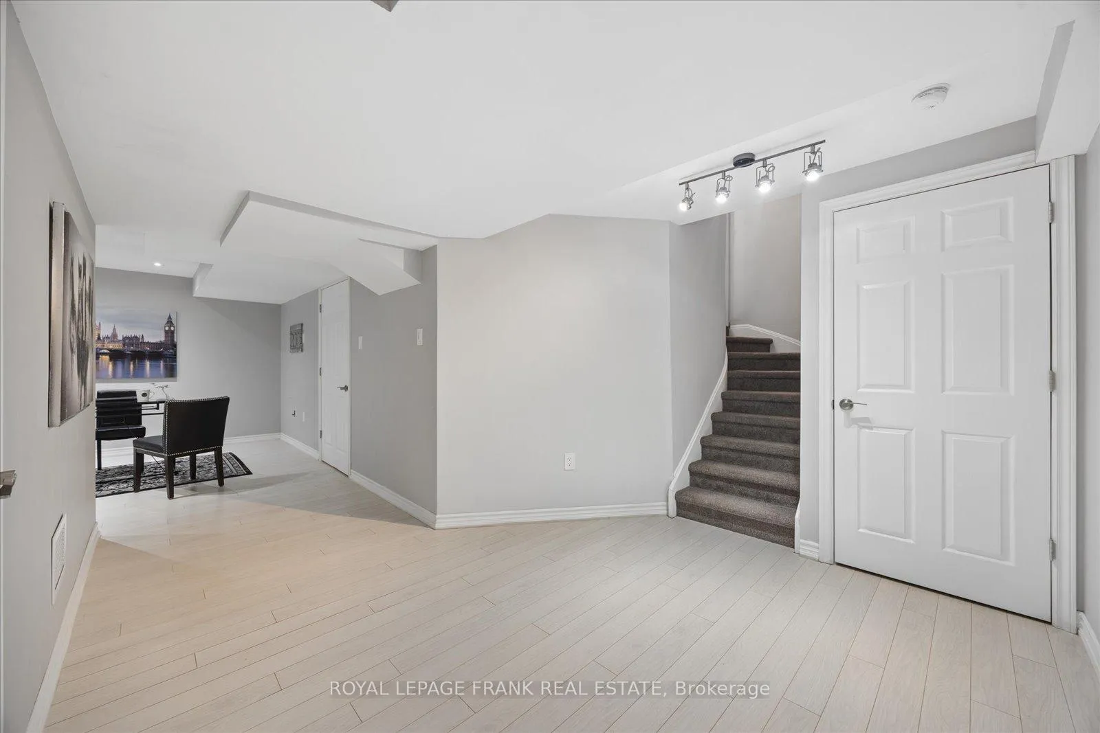 Photo 37 of 193 Kenneth Cole Drive, Clarington, Bowmanville — HOMEH