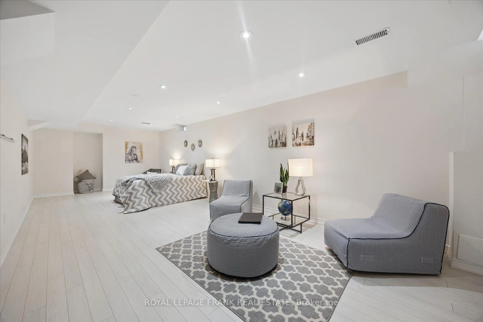 Photo 40 of 193 Kenneth Cole Drive, Clarington, Bowmanville — HOMEH