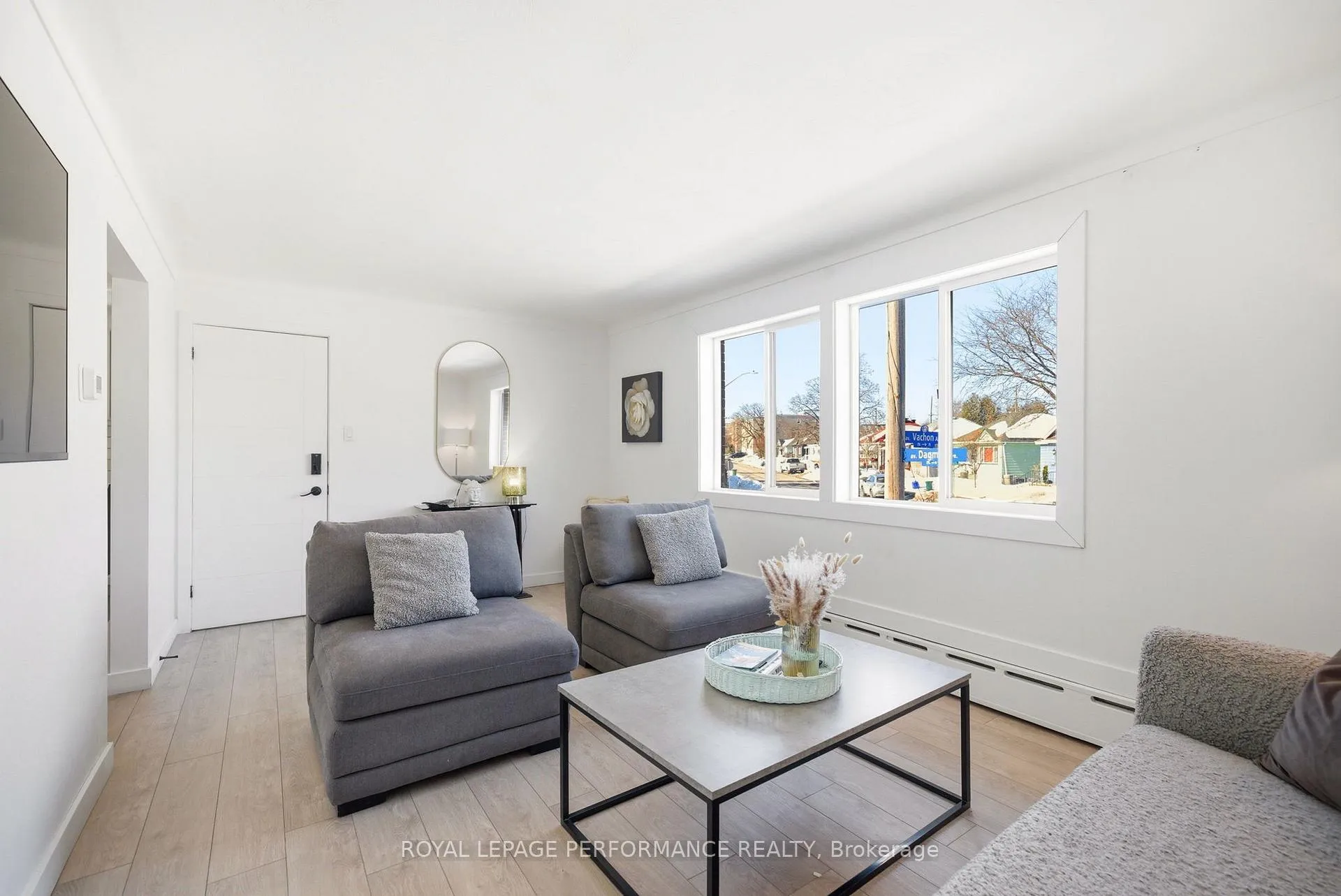 Photo 6 of 176 Dagmar Avenue, Ottawa, Vanier — HOMEH