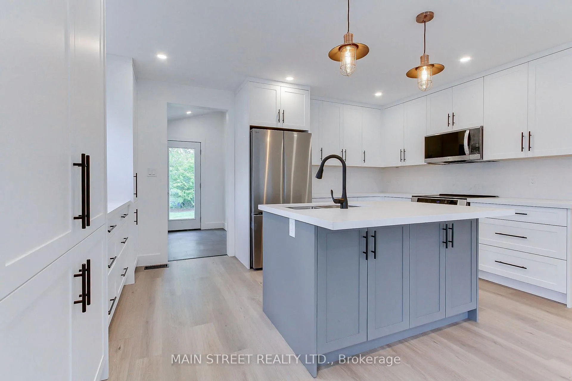 Photo 5 of 353 Pasadena Drive, Georgina, Keswick South — HOMEH