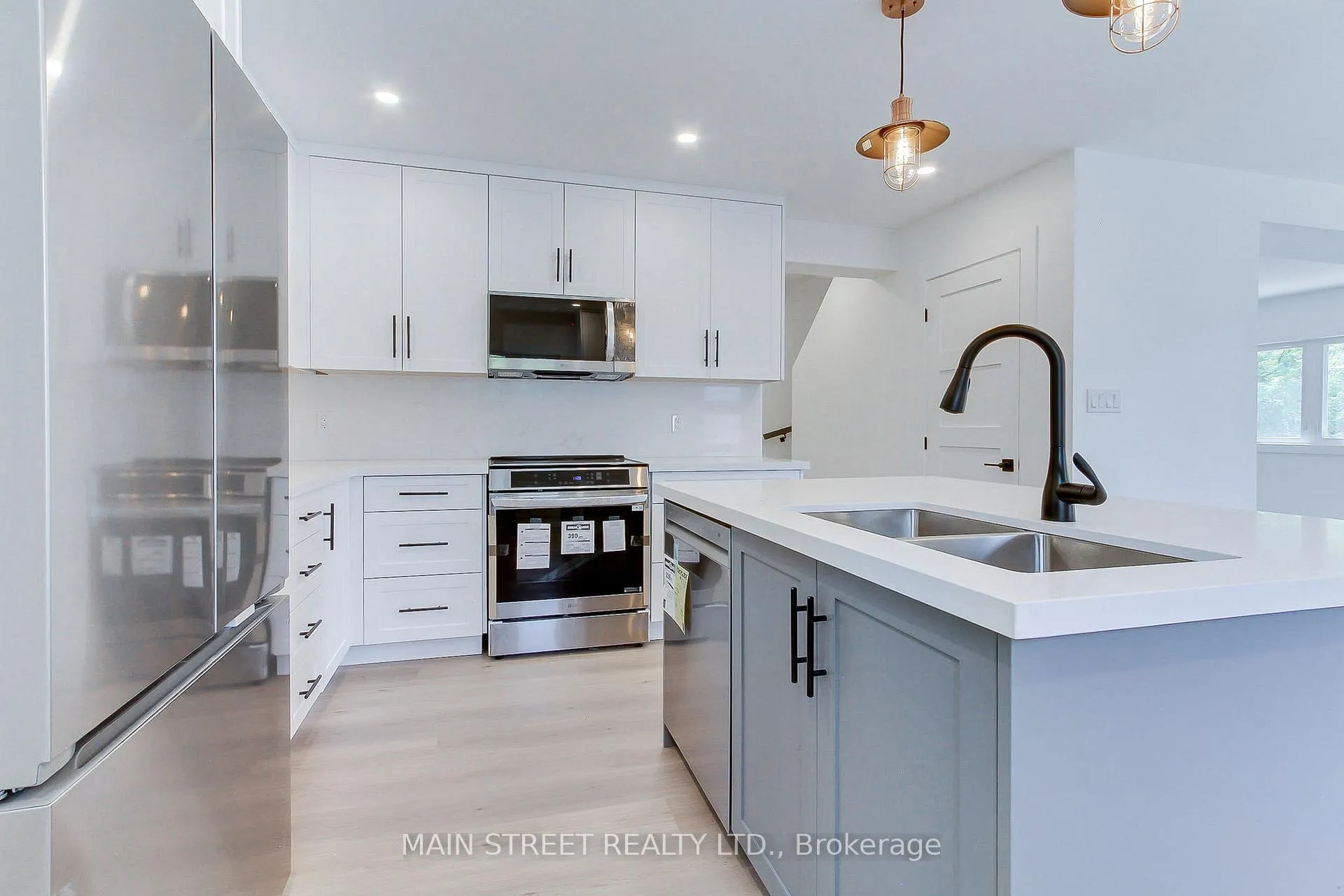 Photo 6 of 353 Pasadena Drive, Georgina, Keswick South — HOMEH