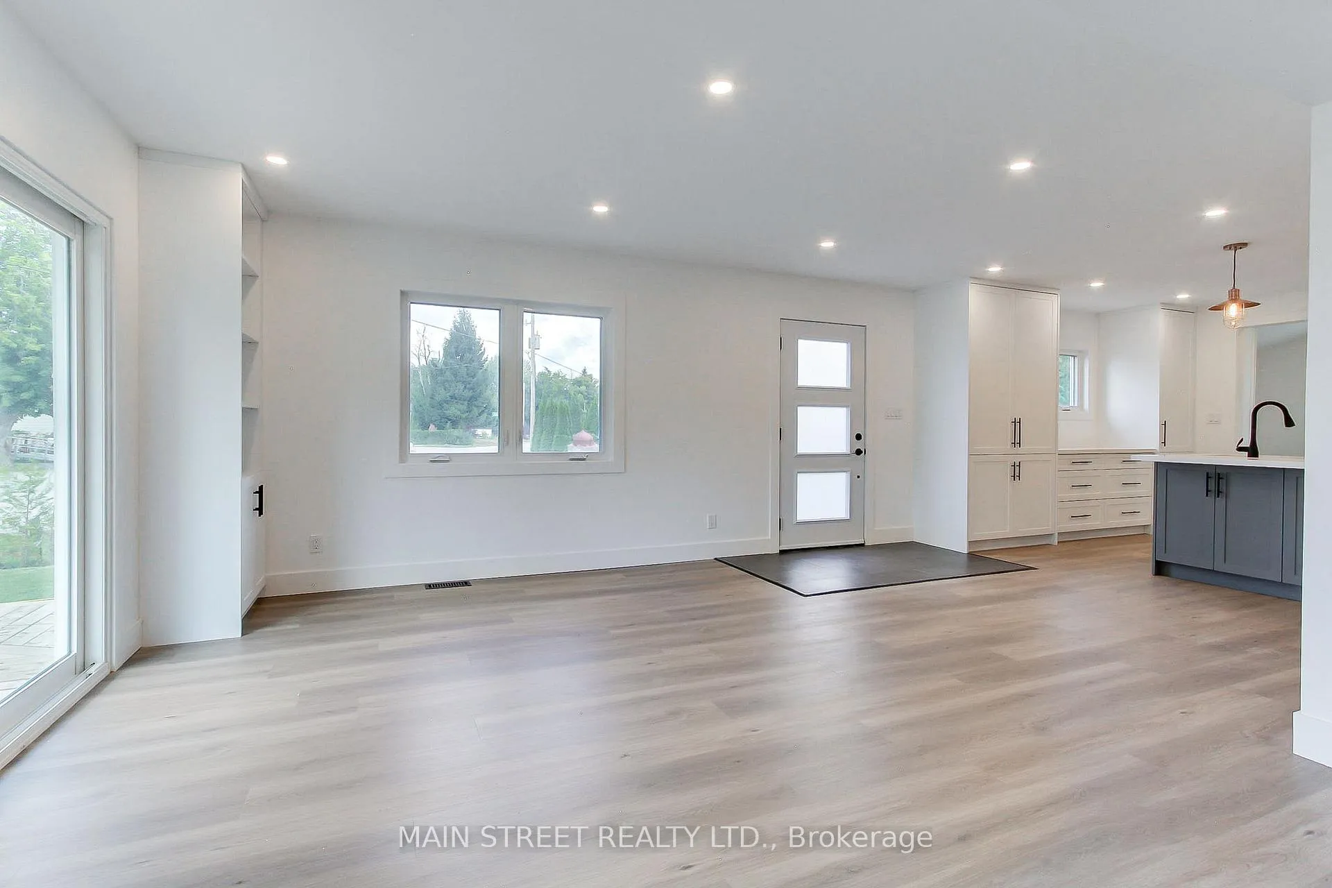 Photo 8 of 353 Pasadena Drive, Georgina, Keswick South — HOMEH