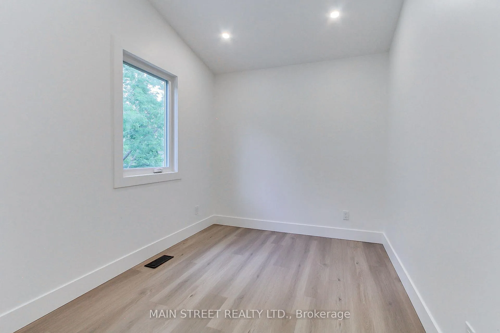 Photo 16 of 353 Pasadena Drive, Georgina, Keswick South — HOMEH